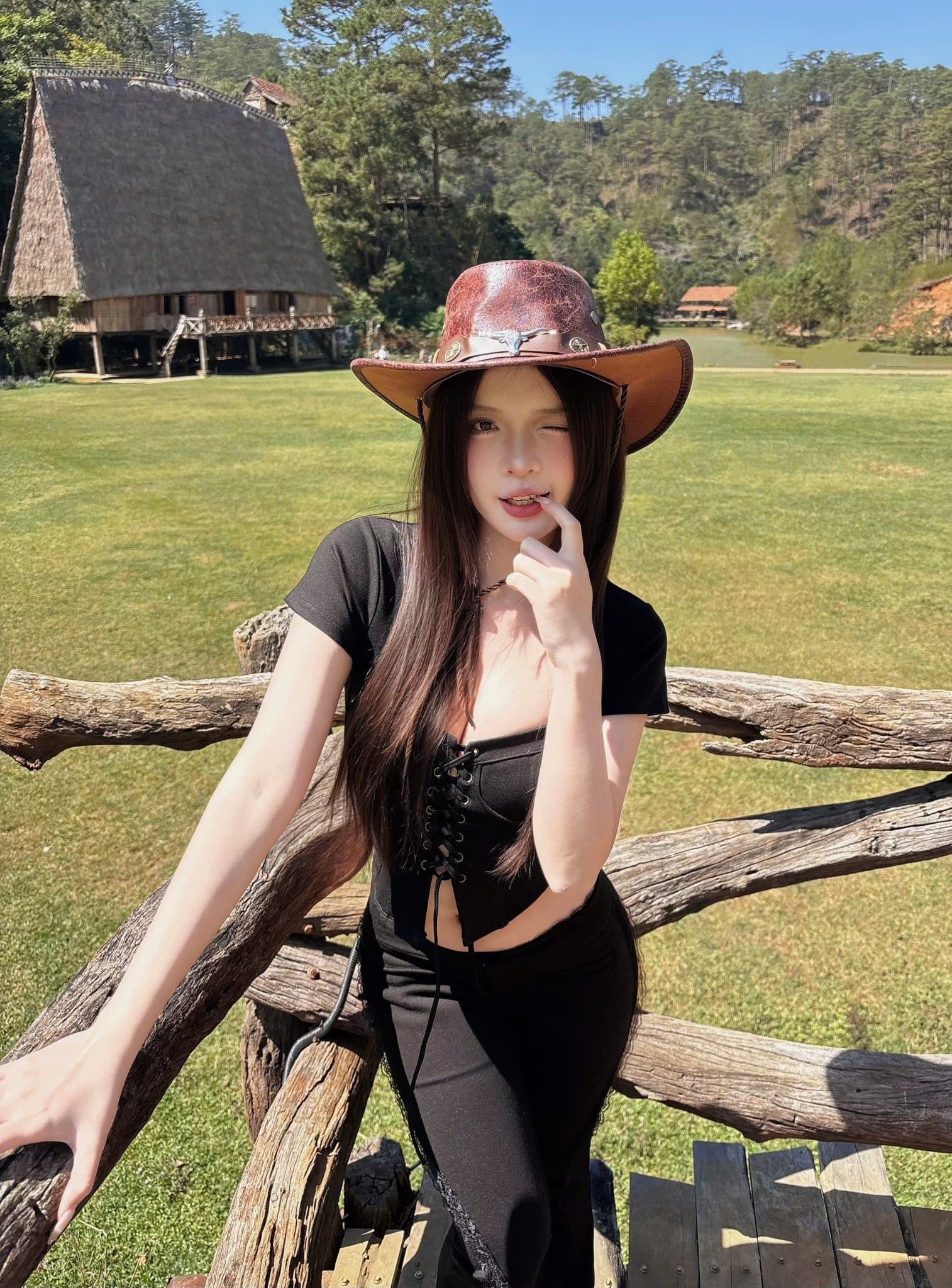  Áo kiểu cổ vuông đan dây gợi cảm SELENA -  KILLSYSTEM 