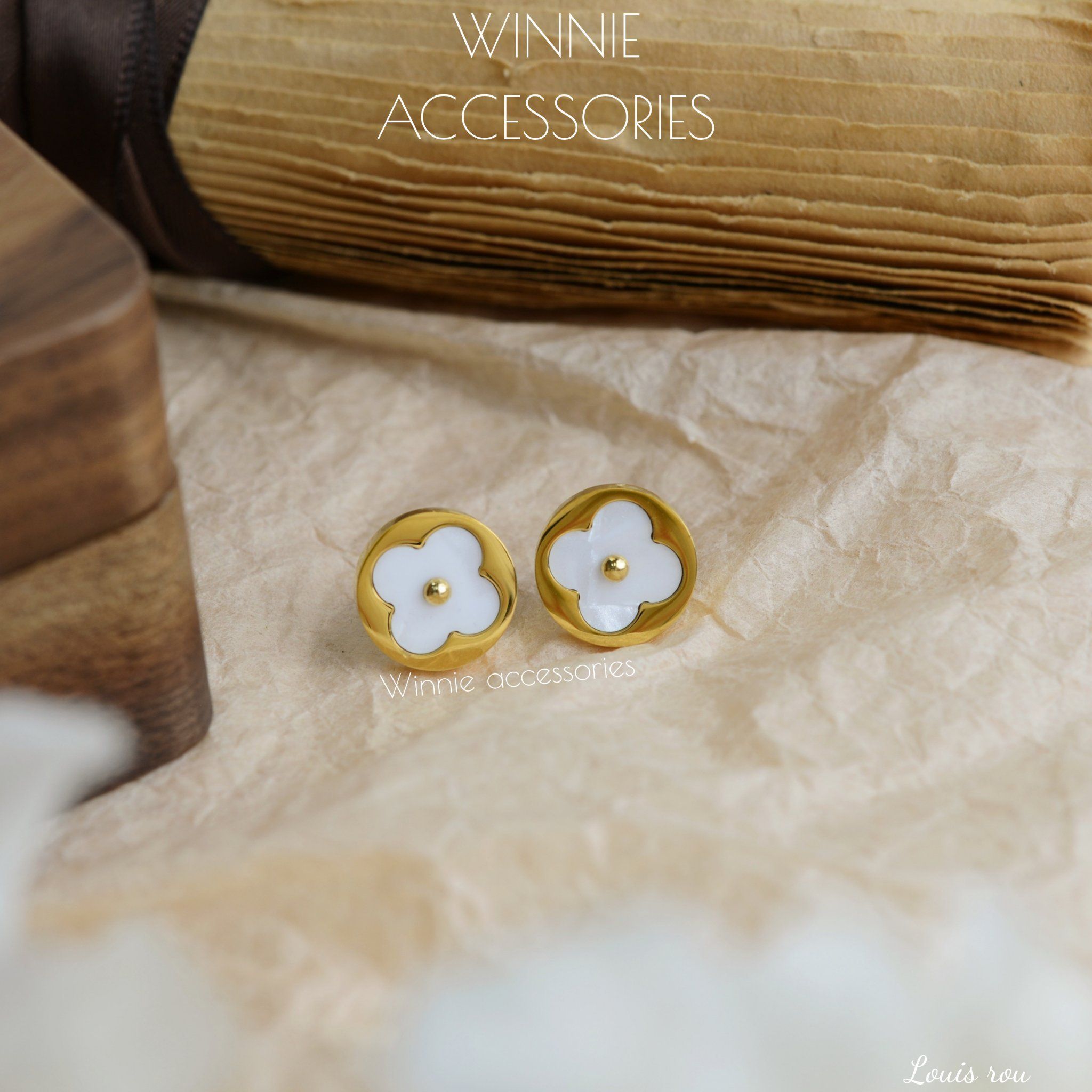  Hoa tai titan Louis Rou 