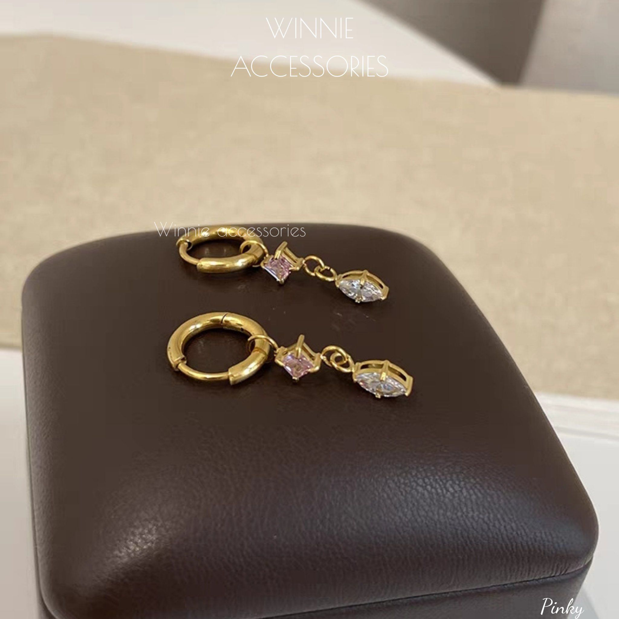  Hoa tai Titan Khoen Pinky 