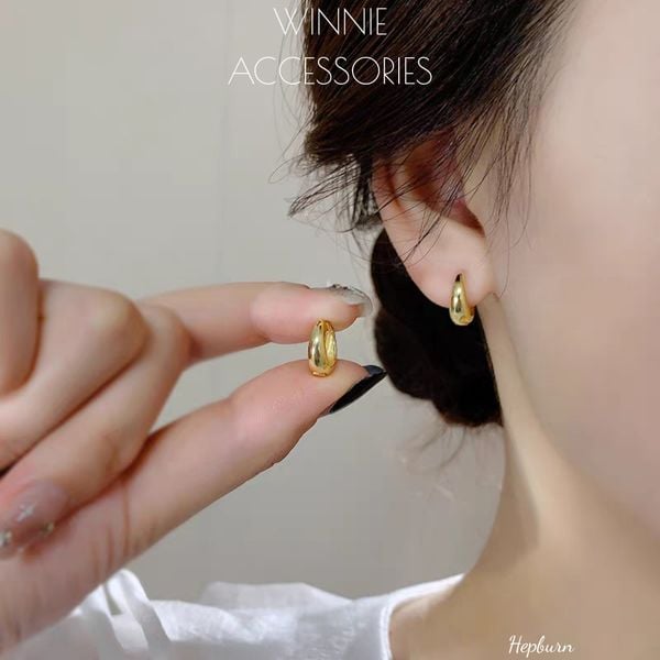  Hoa tai Titan Hepburn 