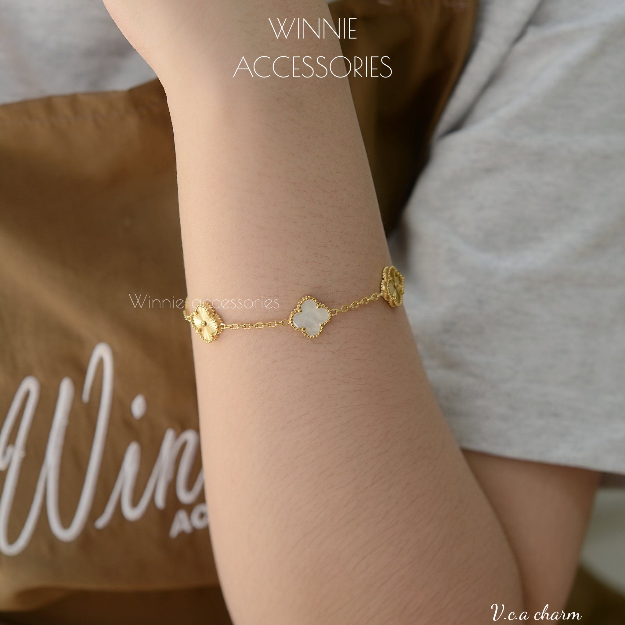  Lắc tay Titan VCA charm 