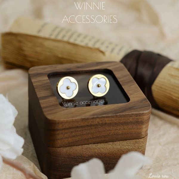  Hoa tai titan Louis Rou 