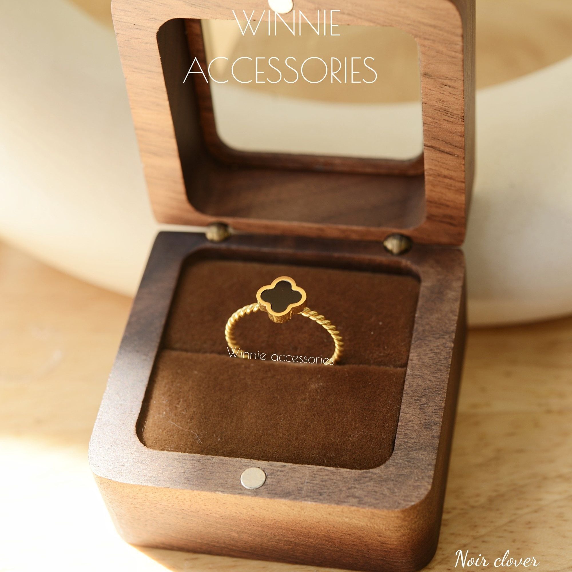  Nhẫn Titan Noir Clover 