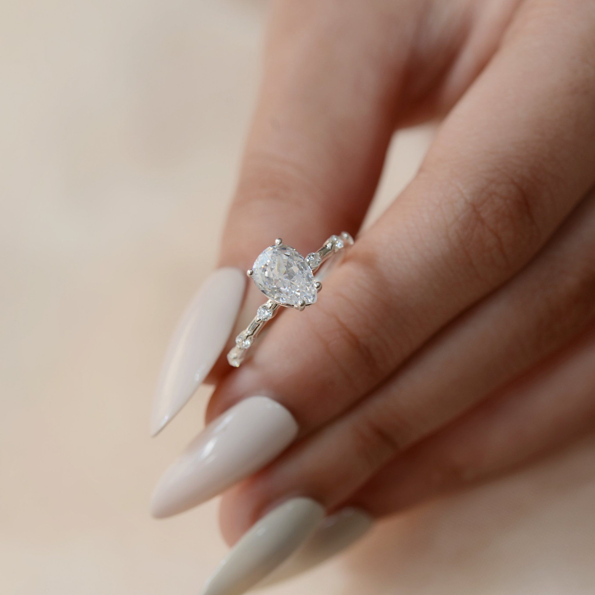  Nhẫn Bạc S925 Đá Nam Phi Drop 6x8 white 