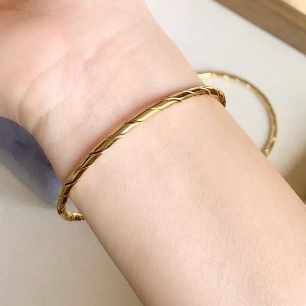  Vòng tay Titan Xoắn chéo 