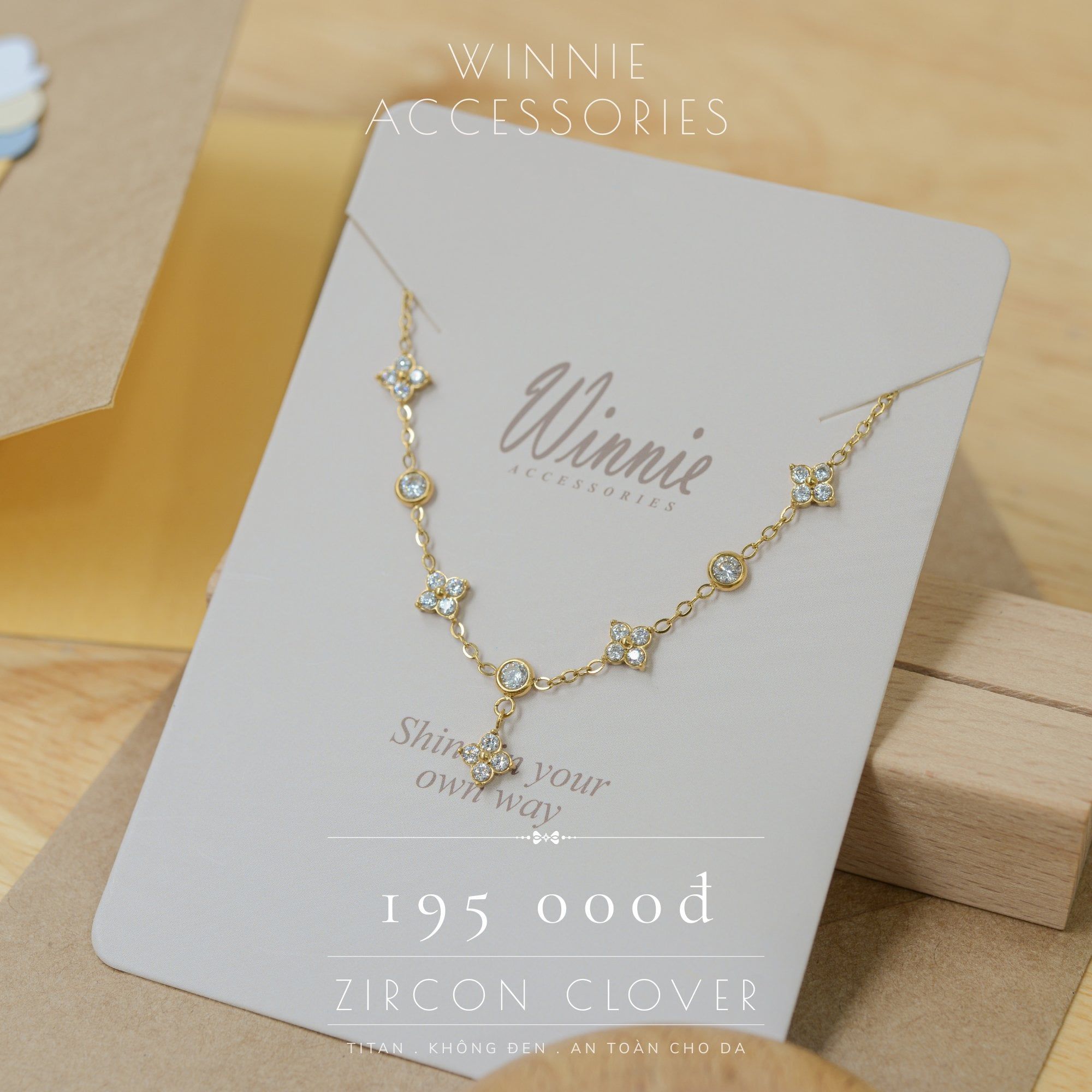  Lắc tay Titan Zircon Clover 