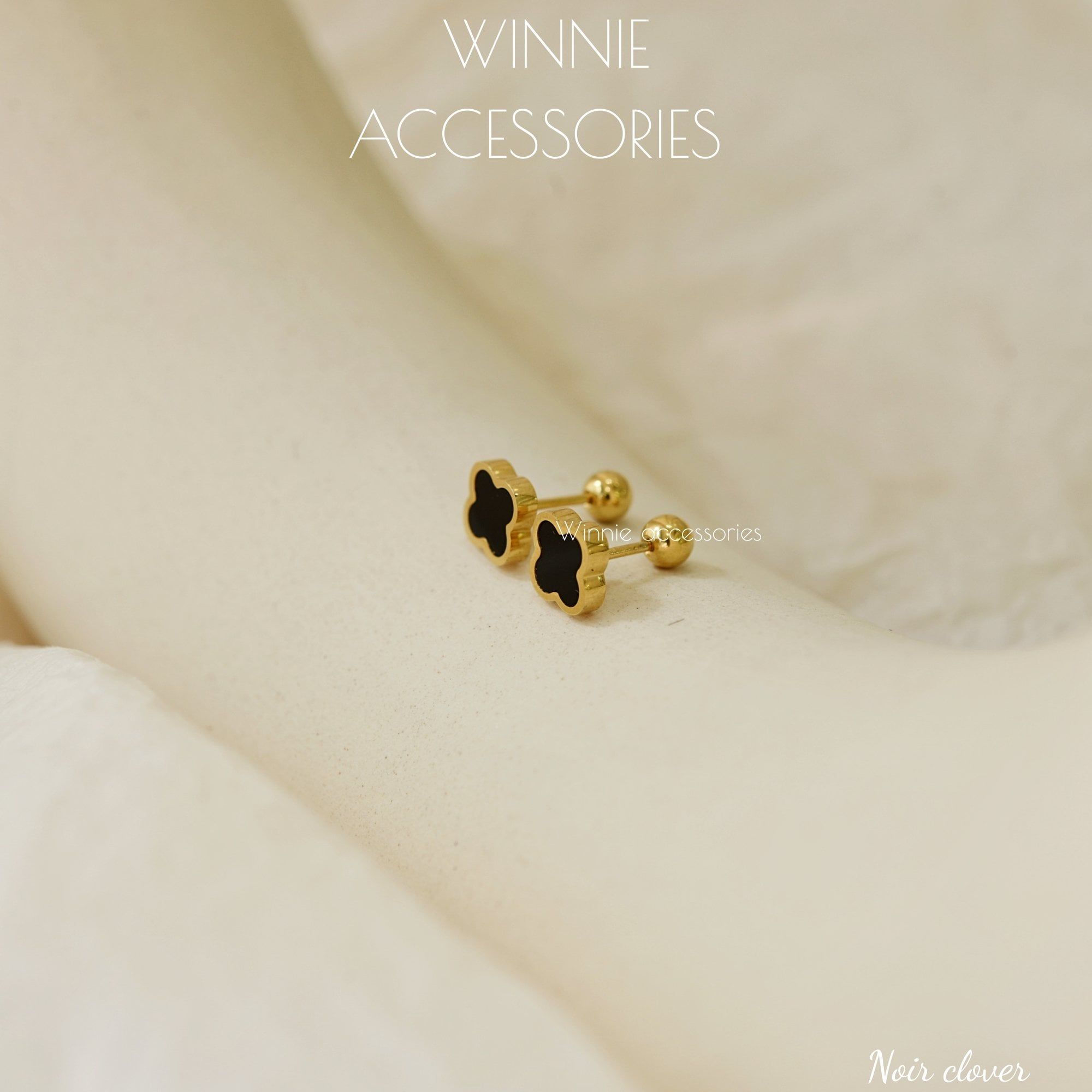  Hoa tai Titan Bi Noir clover 