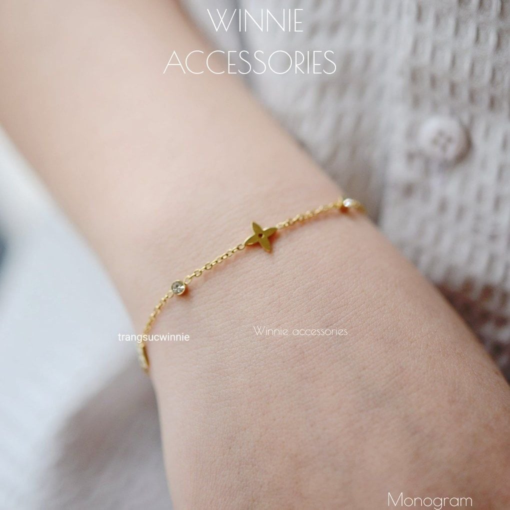  Lắc tay Titan Monogram 