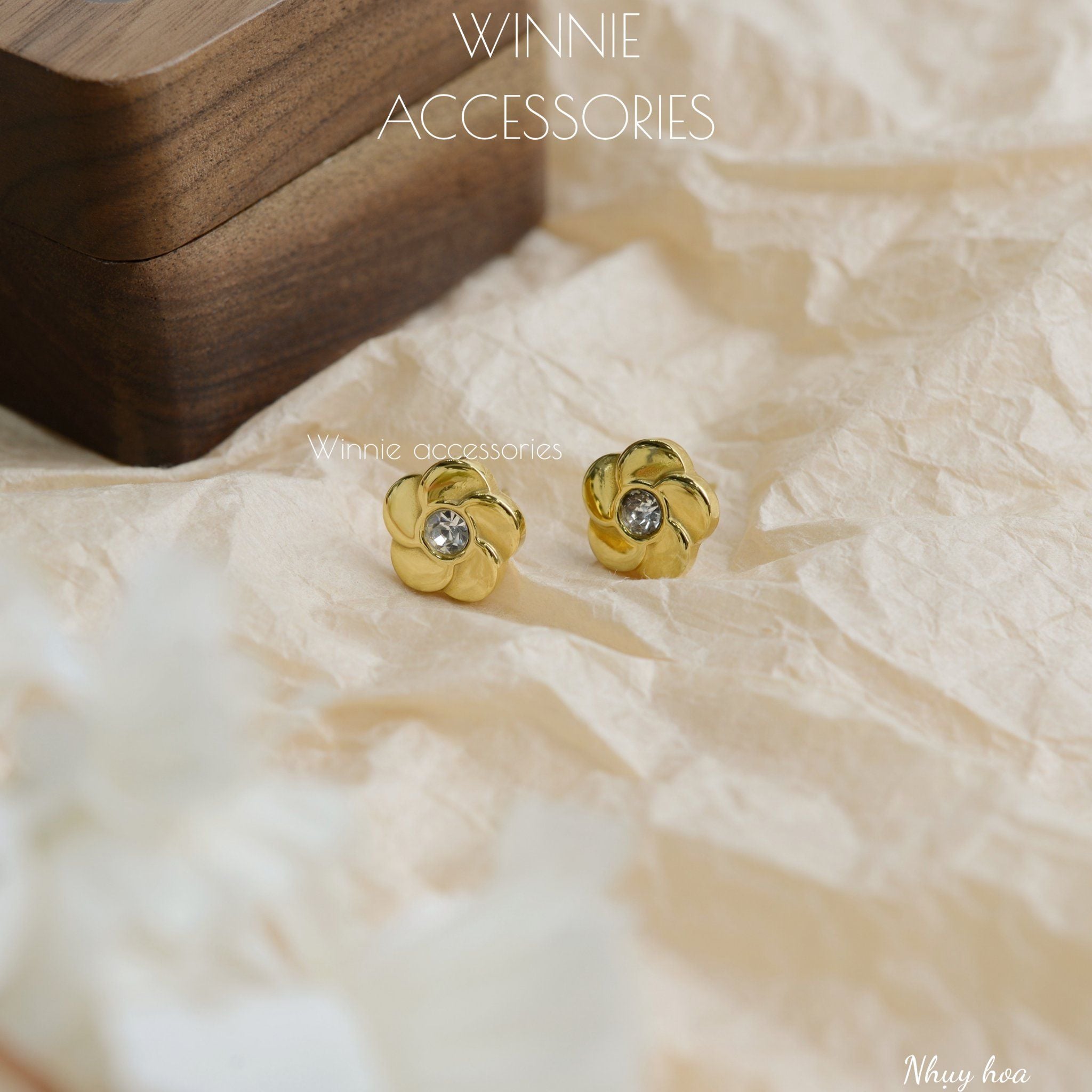  Hoa tai titan Nhụy hoa 