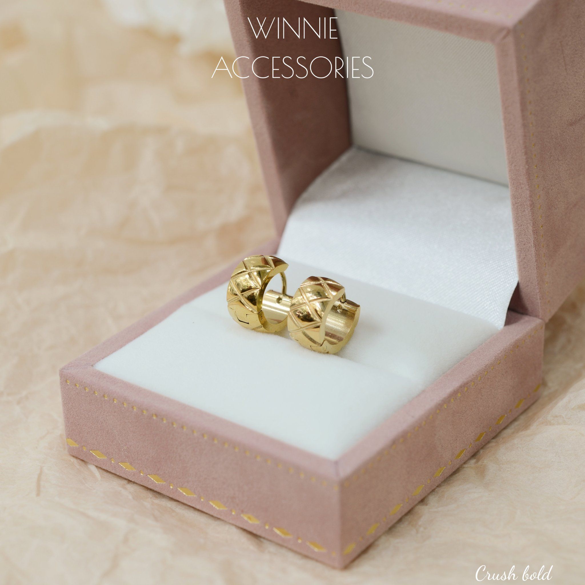  Hoa tai Titan Crush Bold 