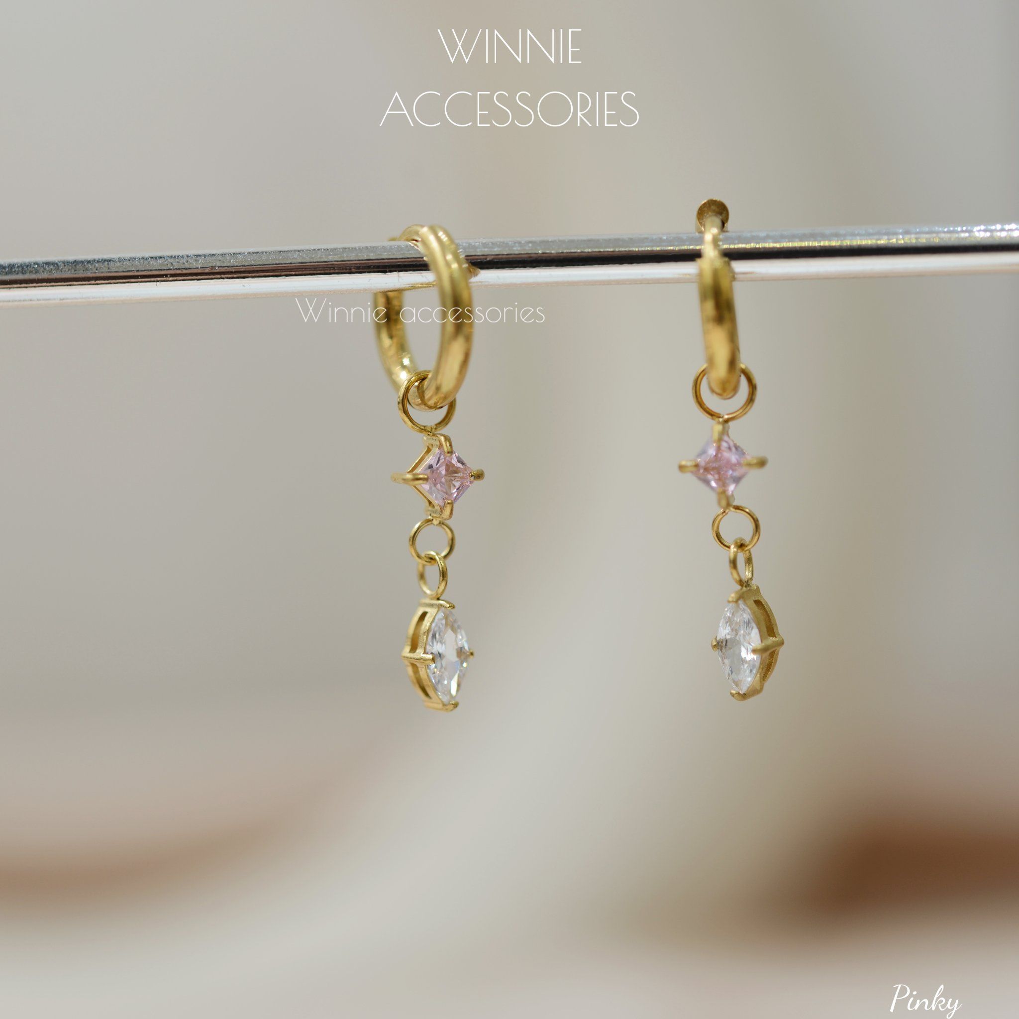  Hoa tai Titan Khoen Pinky 