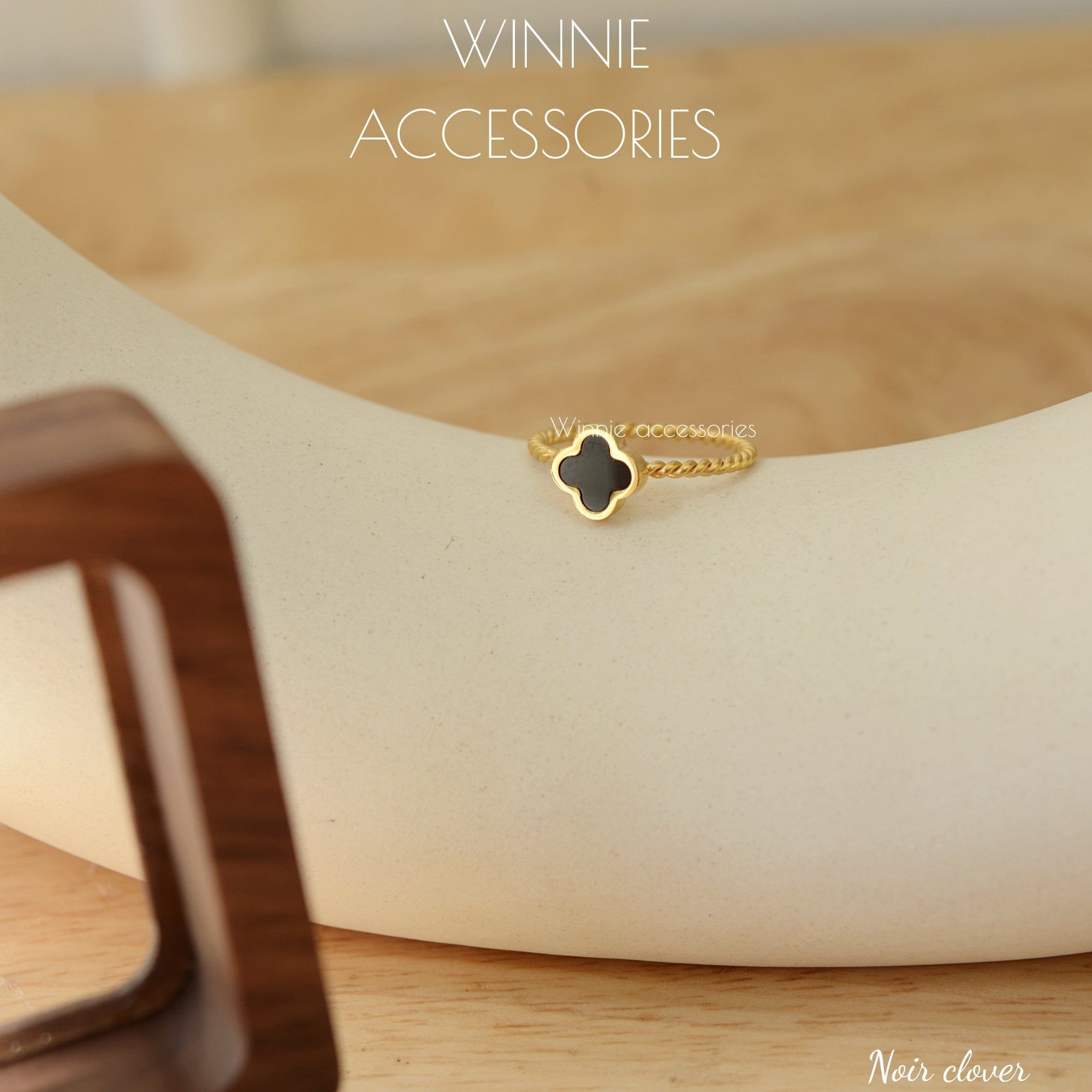  Nhẫn Titan Noir Clover 