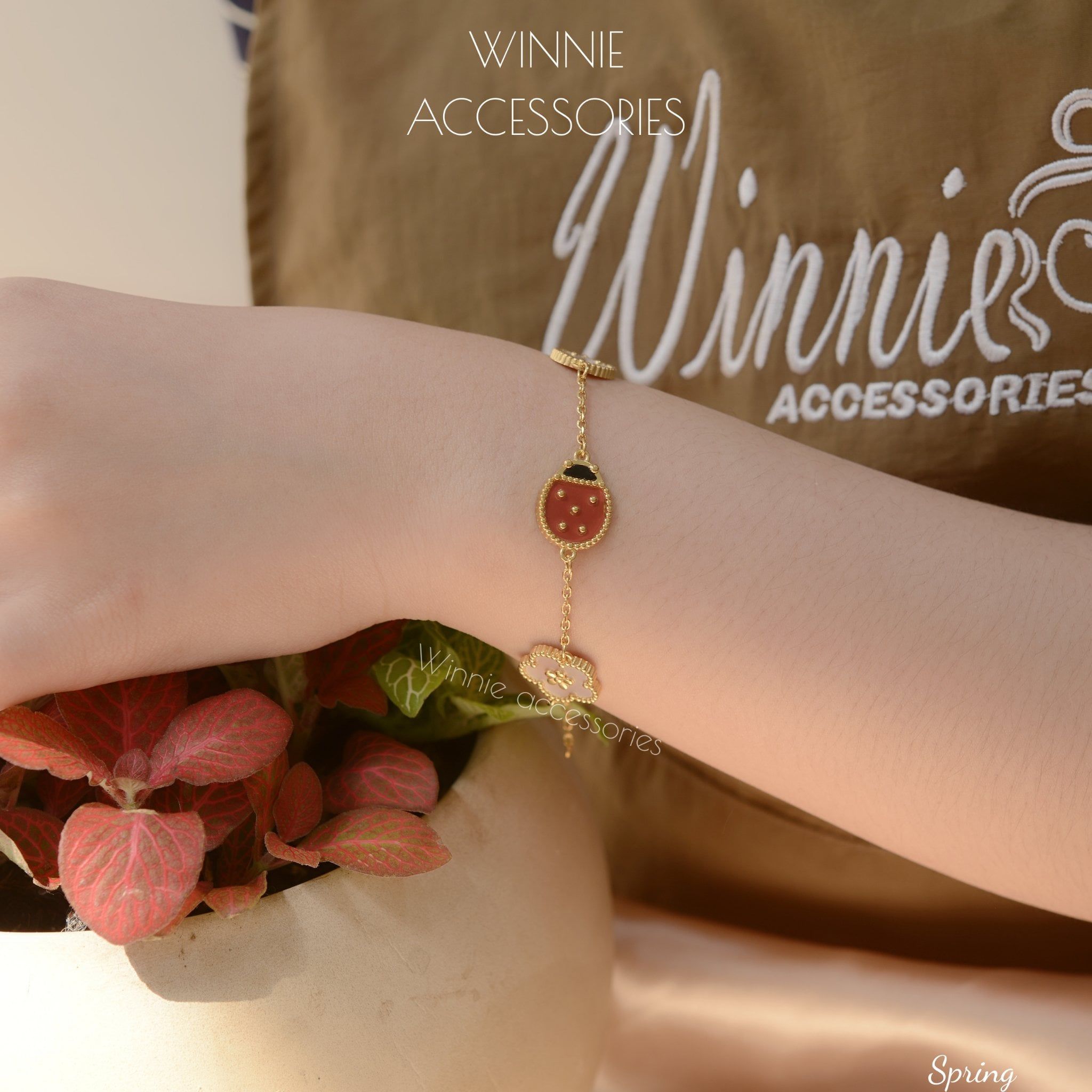  Lắc tay Titan Spring 