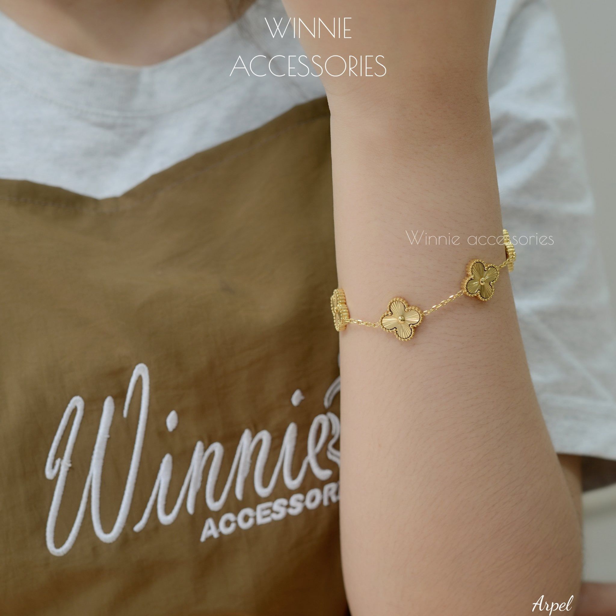  Lắc tay titan Van Arpels 