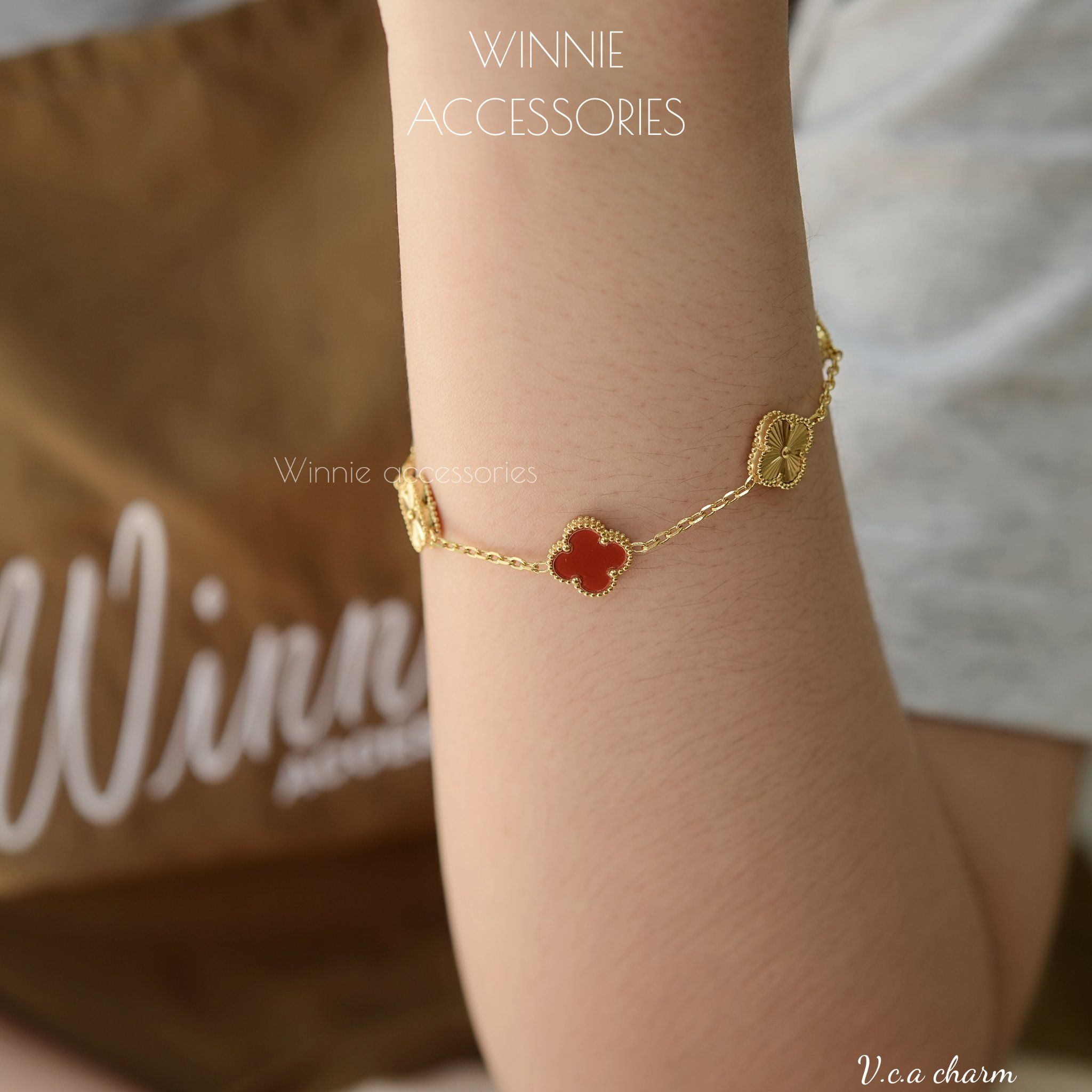  Lắc tay Titan VCA charm 