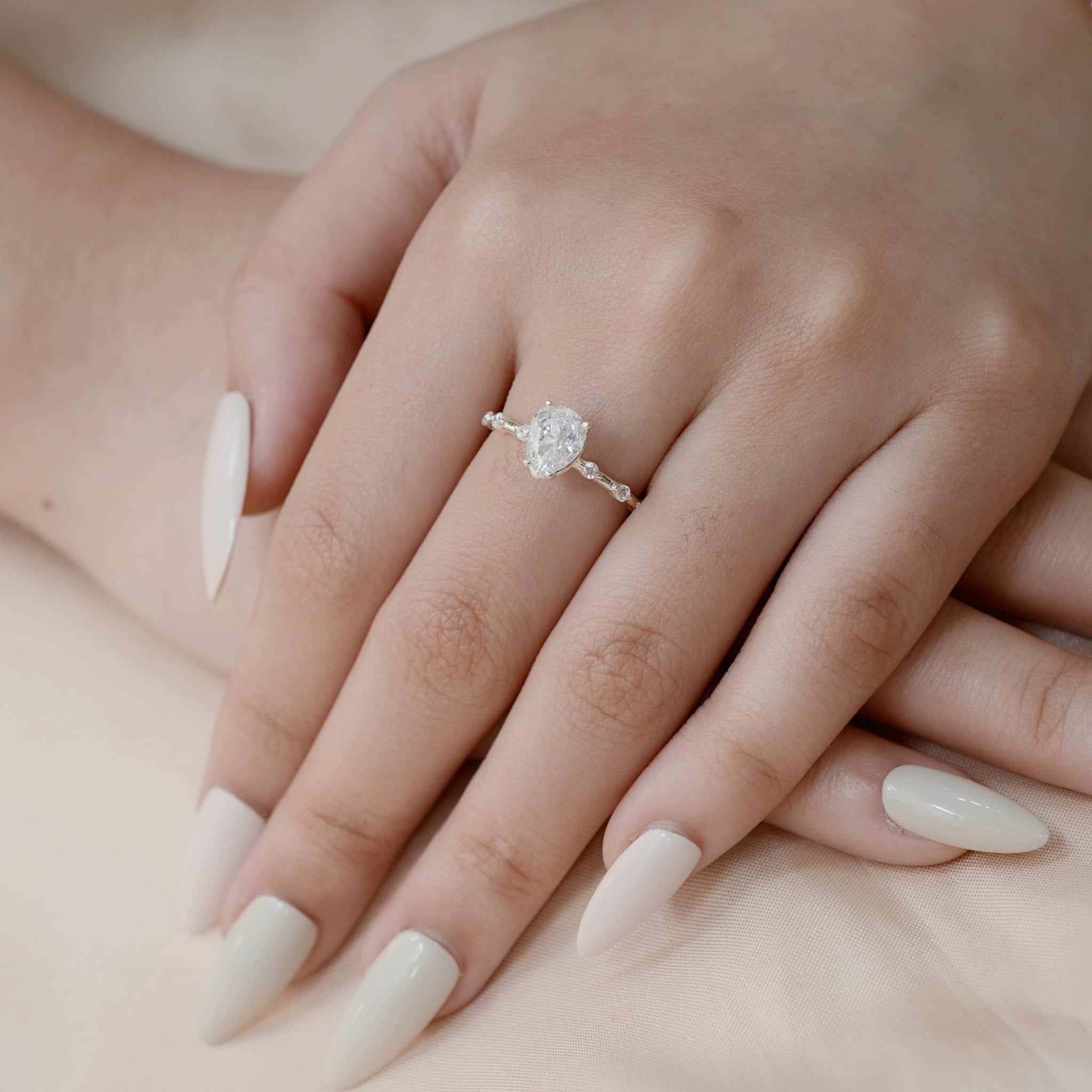  Nhẫn Bạc S925 Đá Nam Phi Drop 6x8 white 