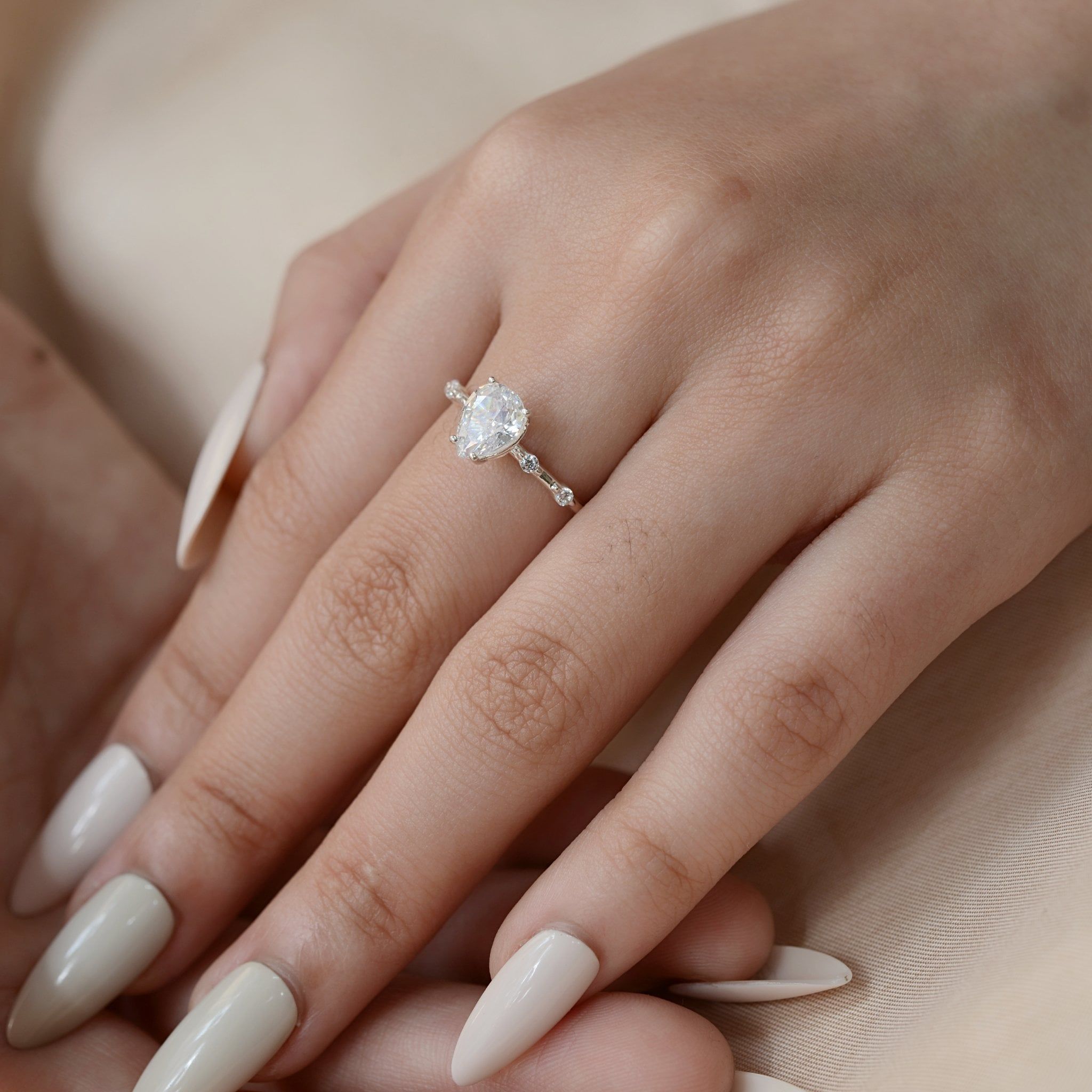  Nhẫn Bạc S925 Đá Nam Phi Drop 6x8 white 