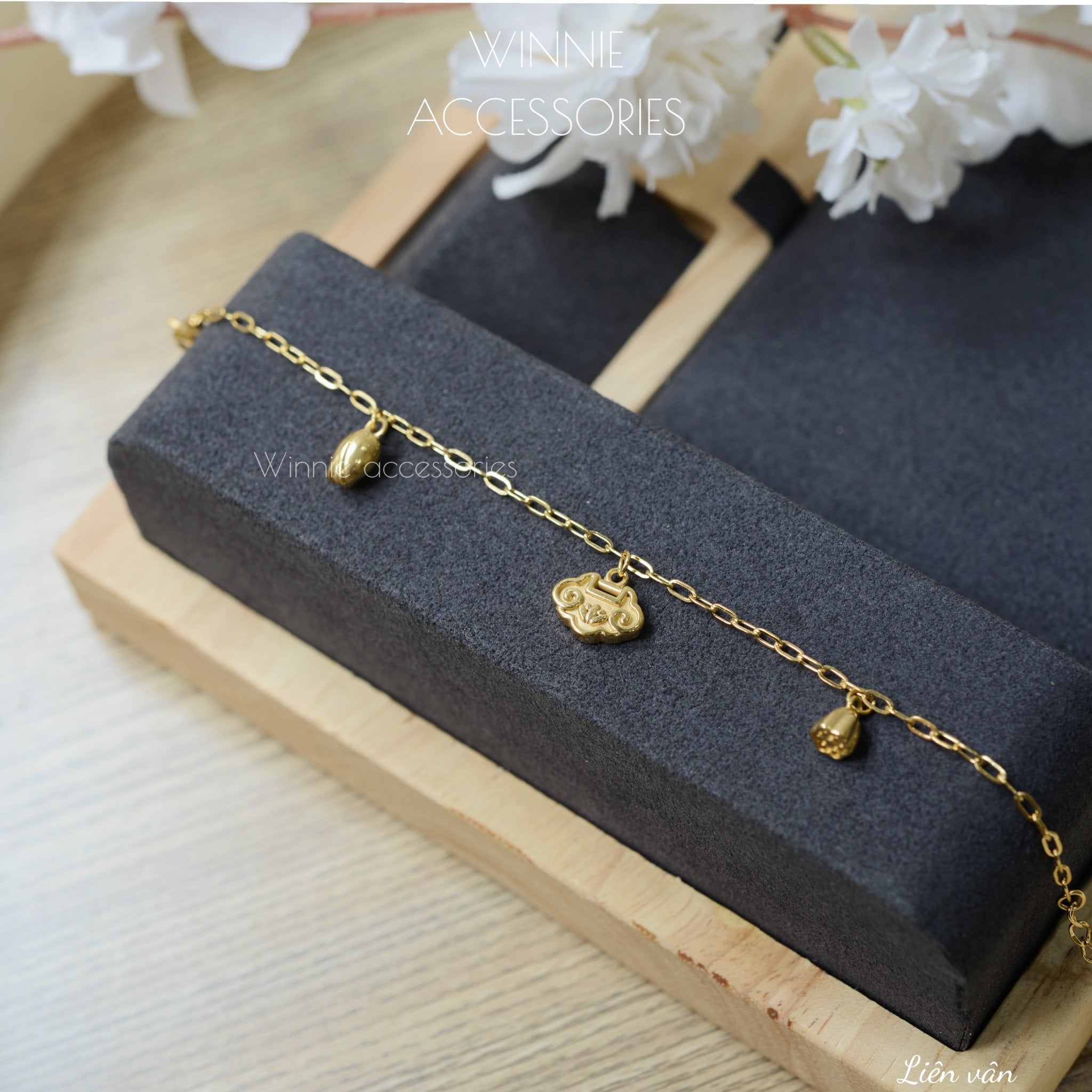  Lắc tay Titan Vân Liên 