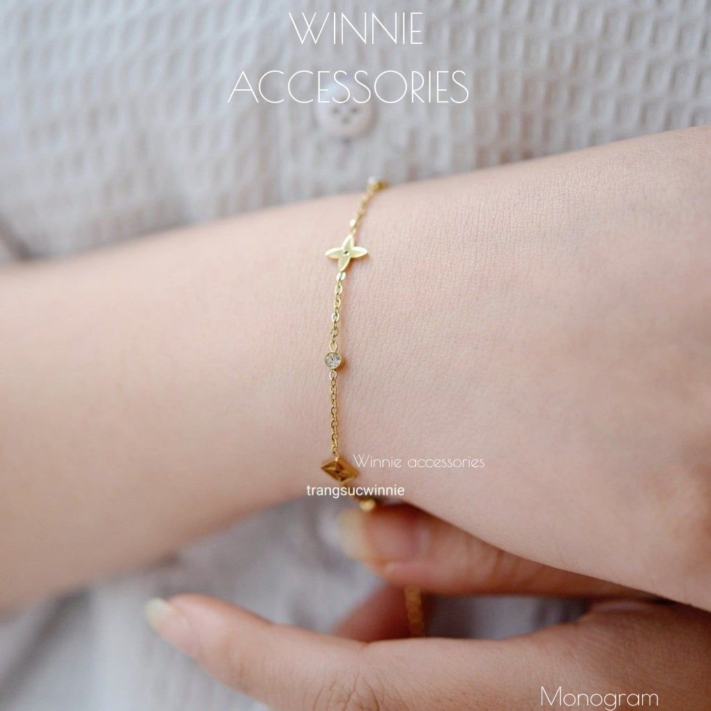  Lắc tay Titan Monogram 