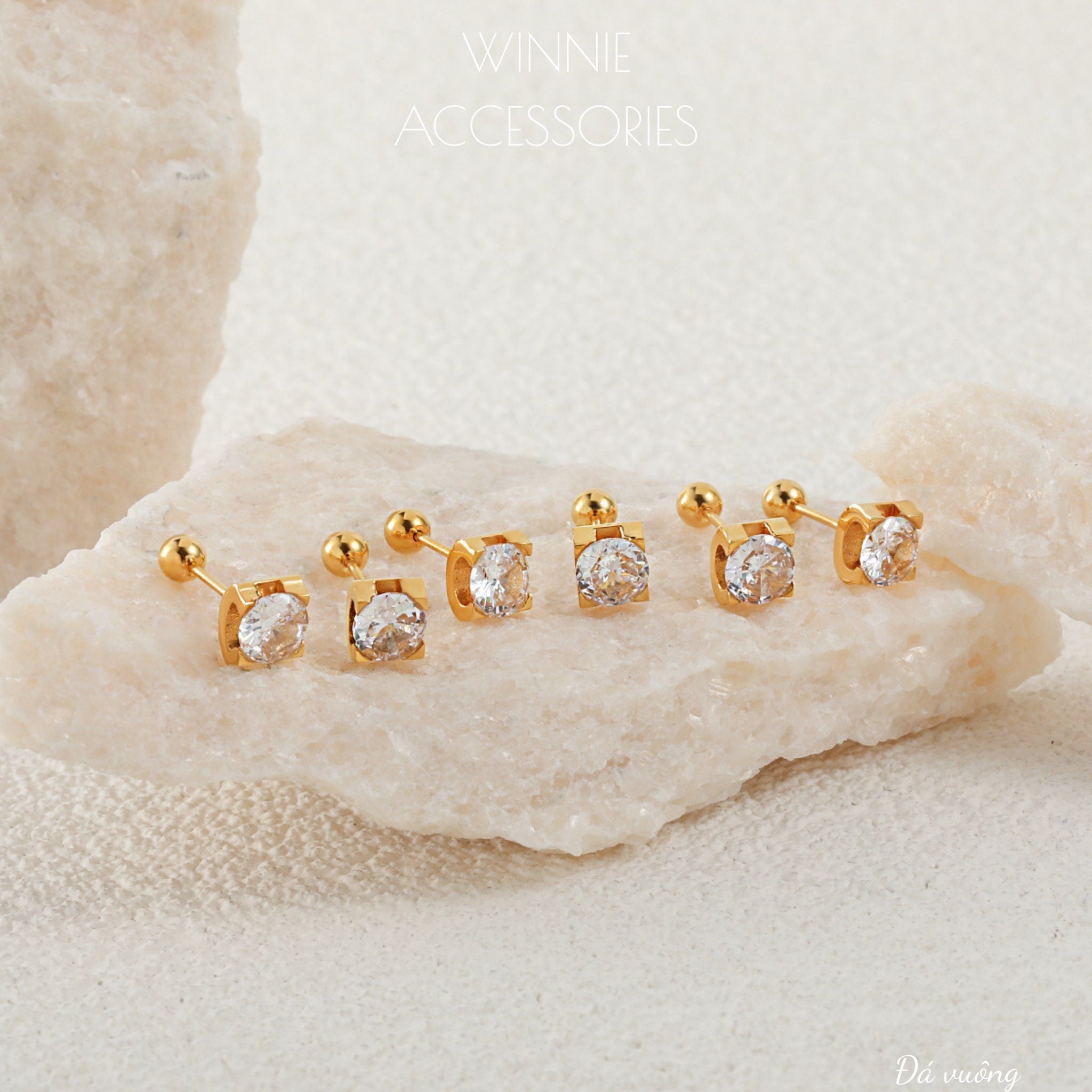  Hoa tai Titan Bi Đá Vuông 