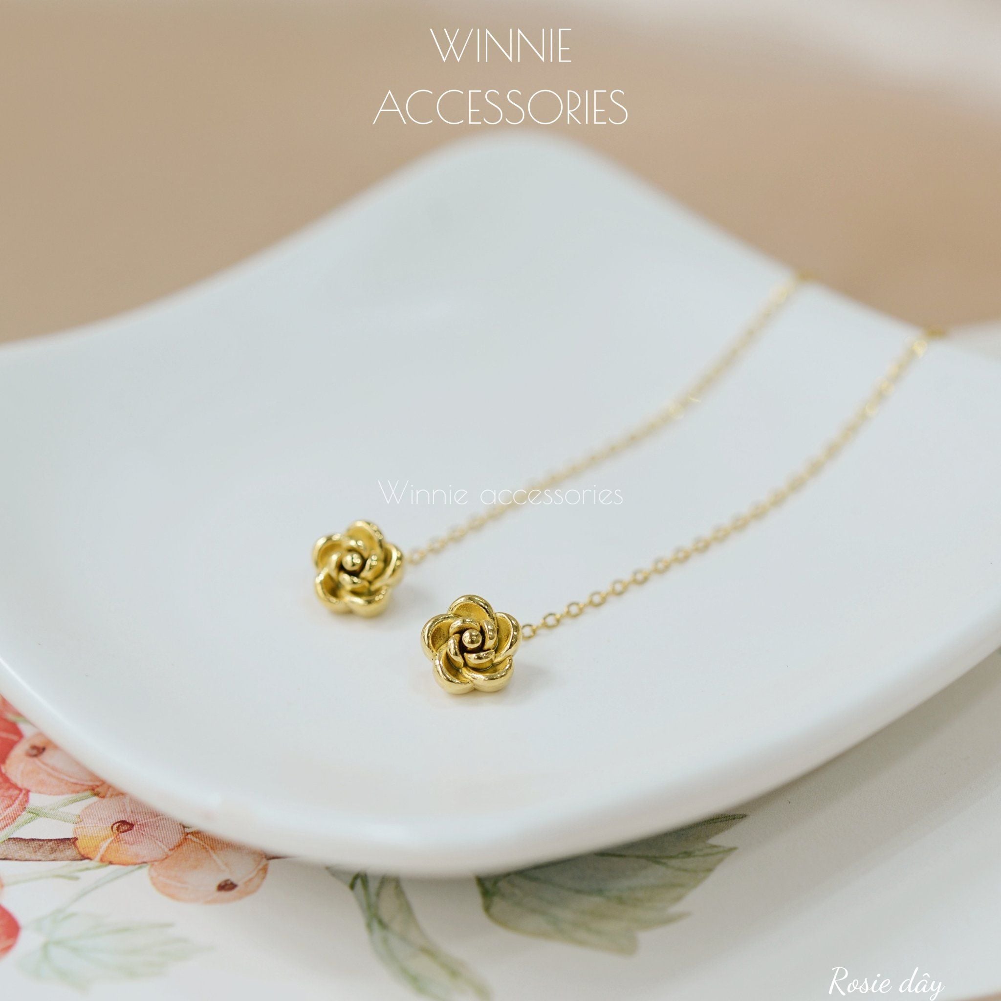  Hoa tai Titan Rosie dây 