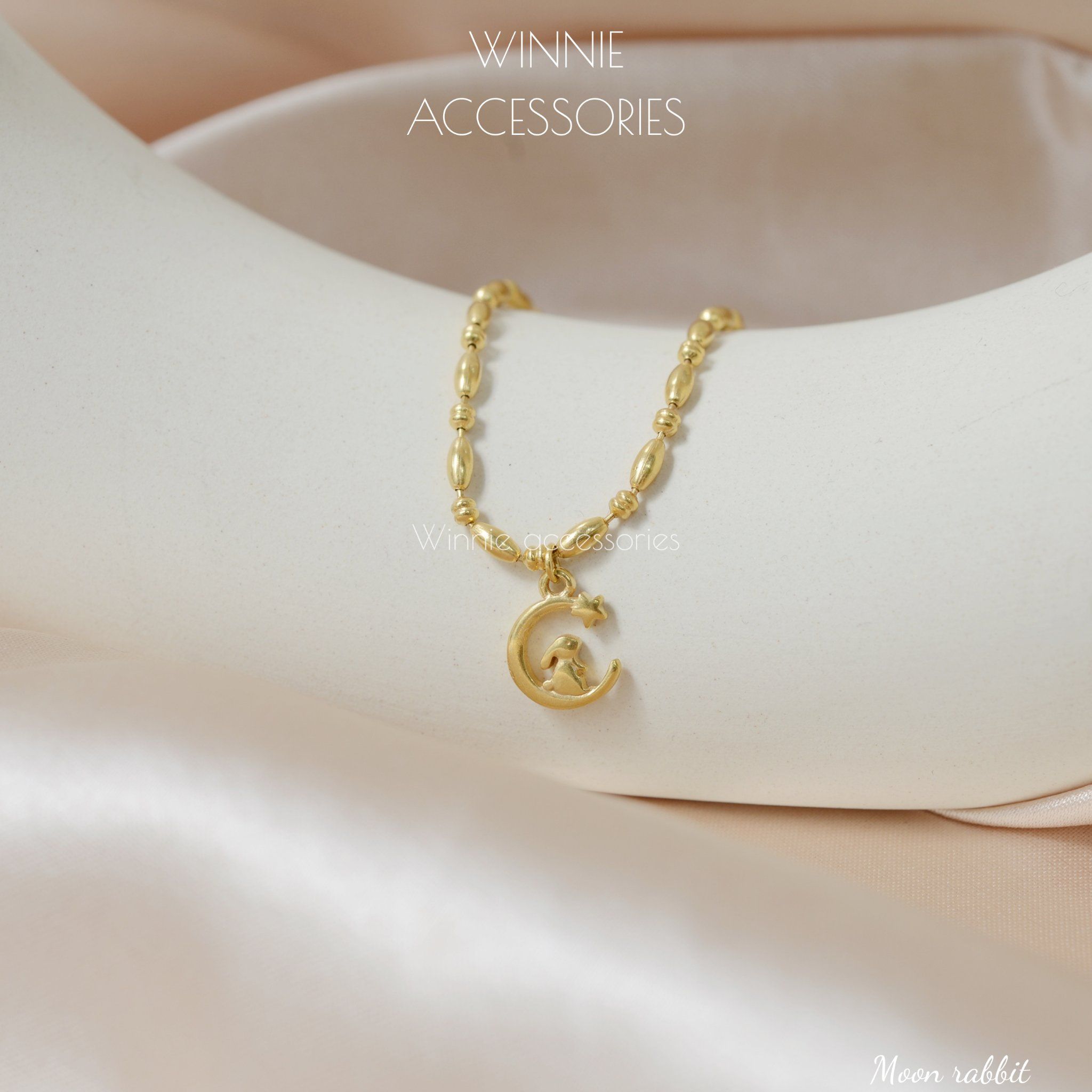  Lắc tay Titan Moon Rabbit 