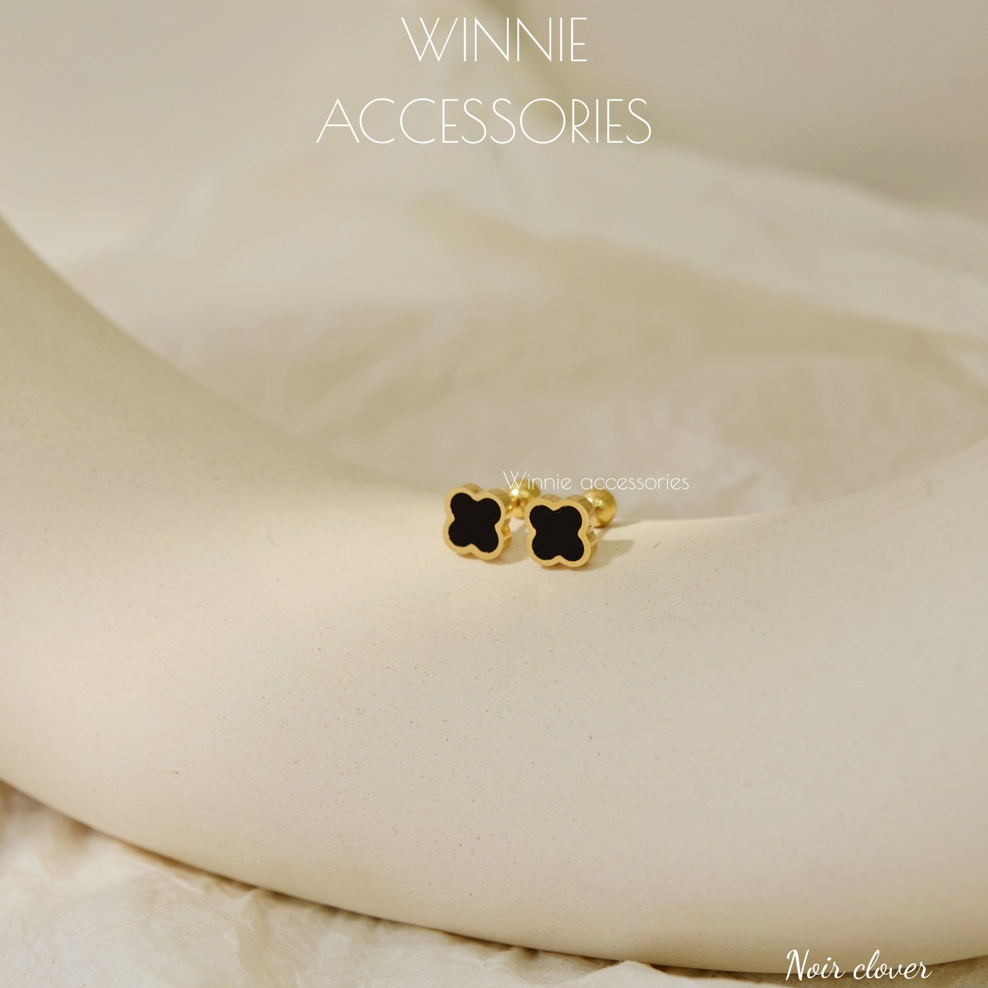  Hoa tai Titan Bi Noir clover 