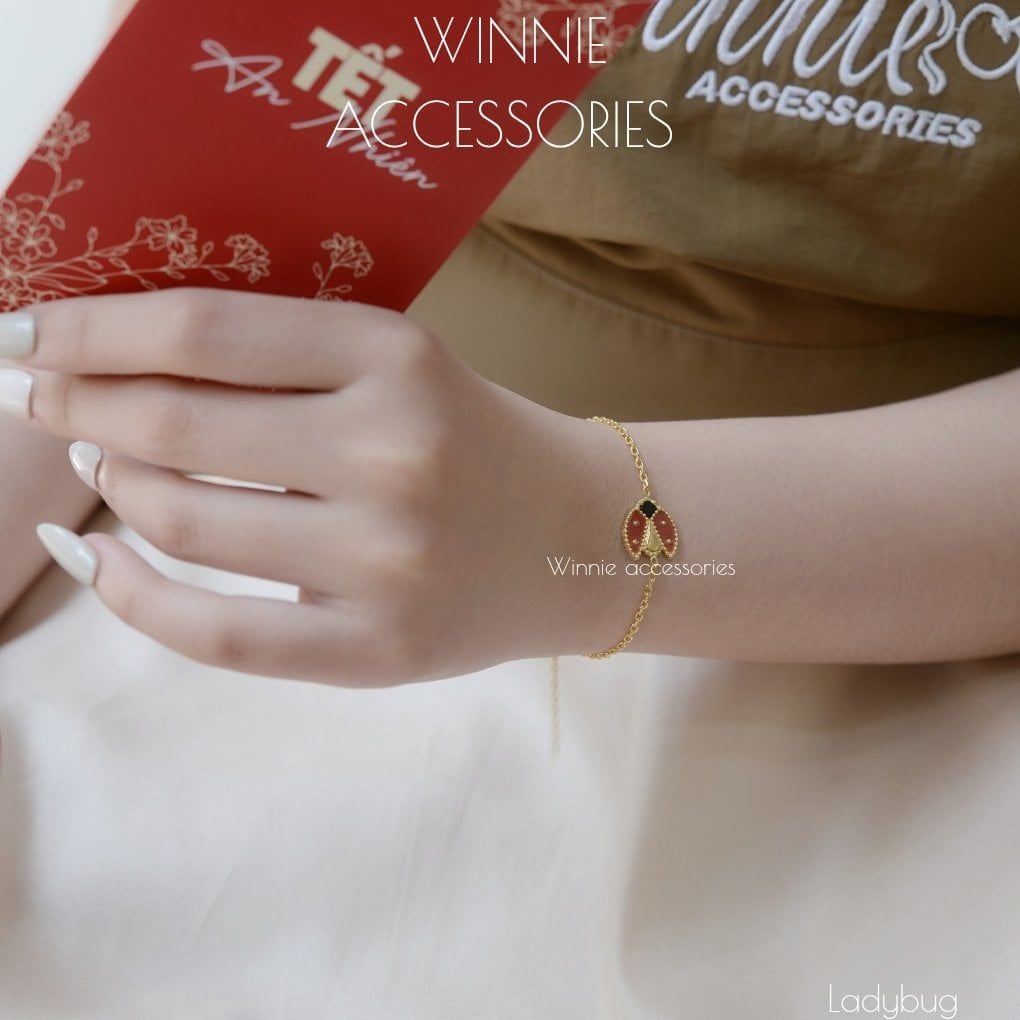  Lắc tay titan Ladybug 