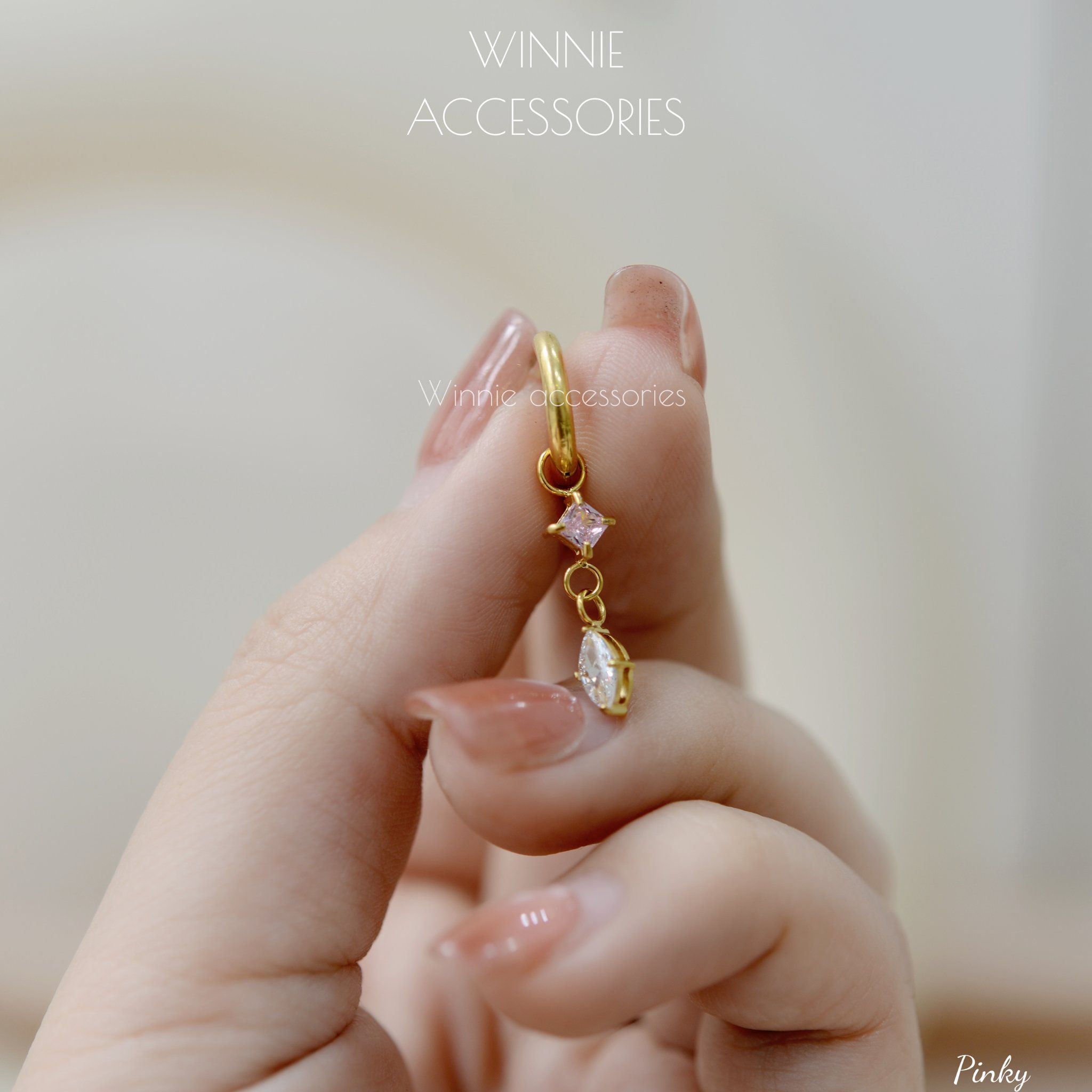  Hoa tai Titan Khoen Pinky 