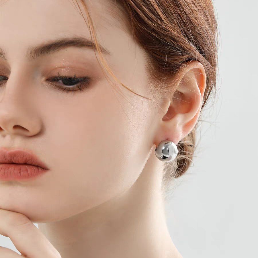  Hoa tai Titan Balles 