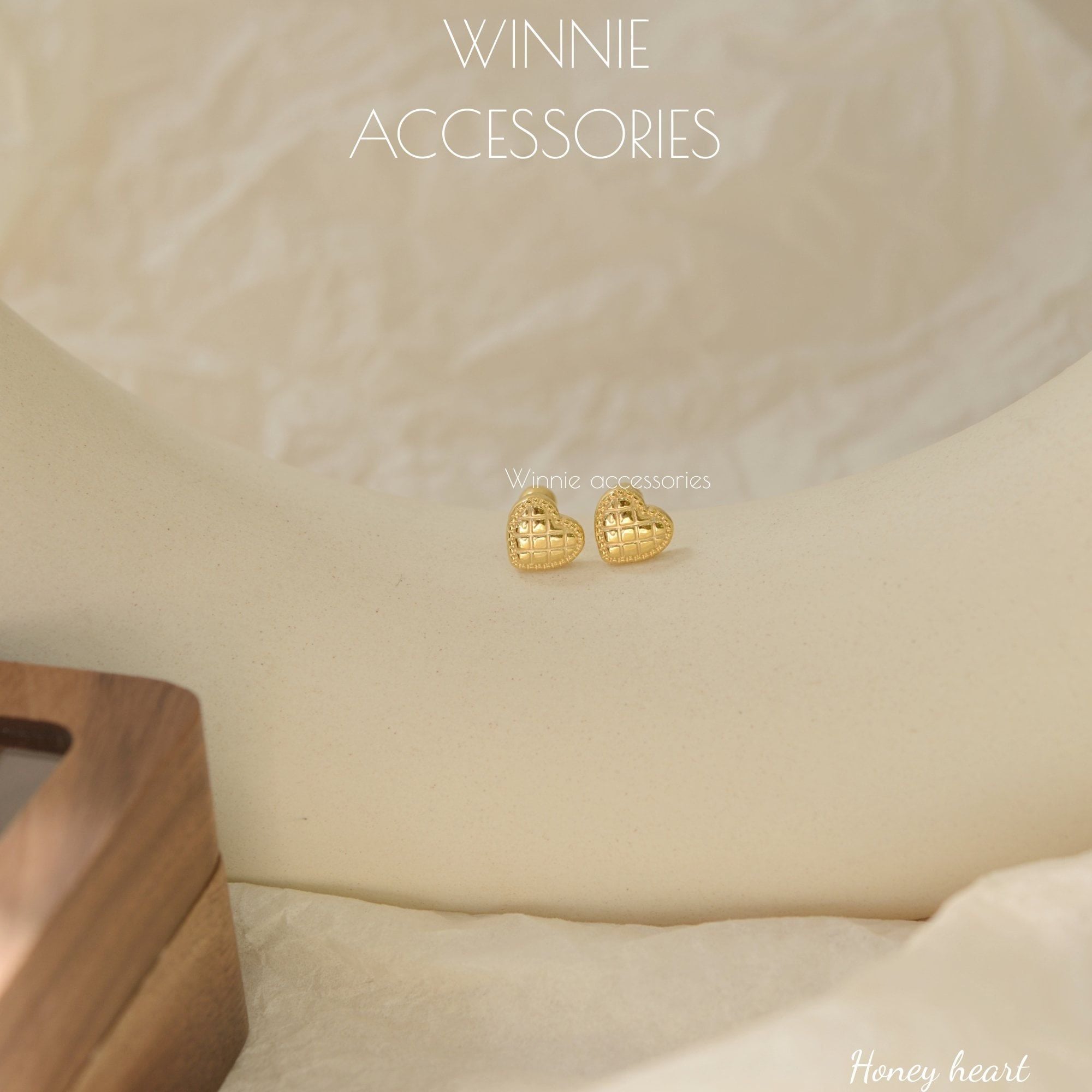  Hoa tai Titan Bi Honey heart 