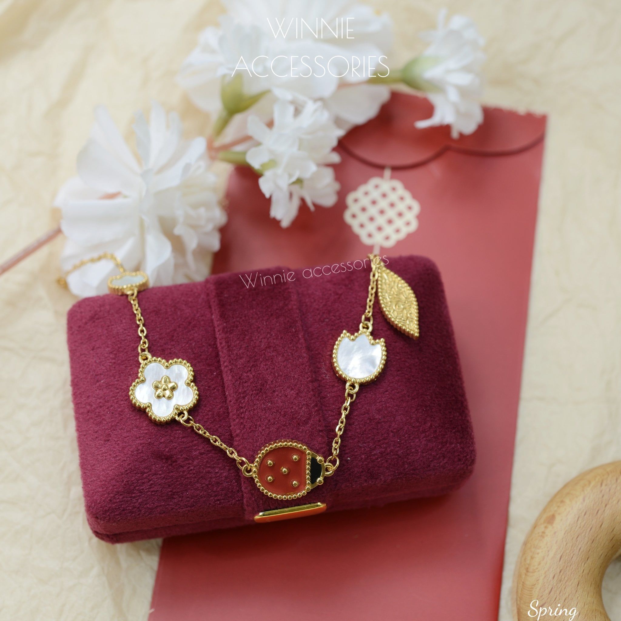  Lắc tay Titan Spring 