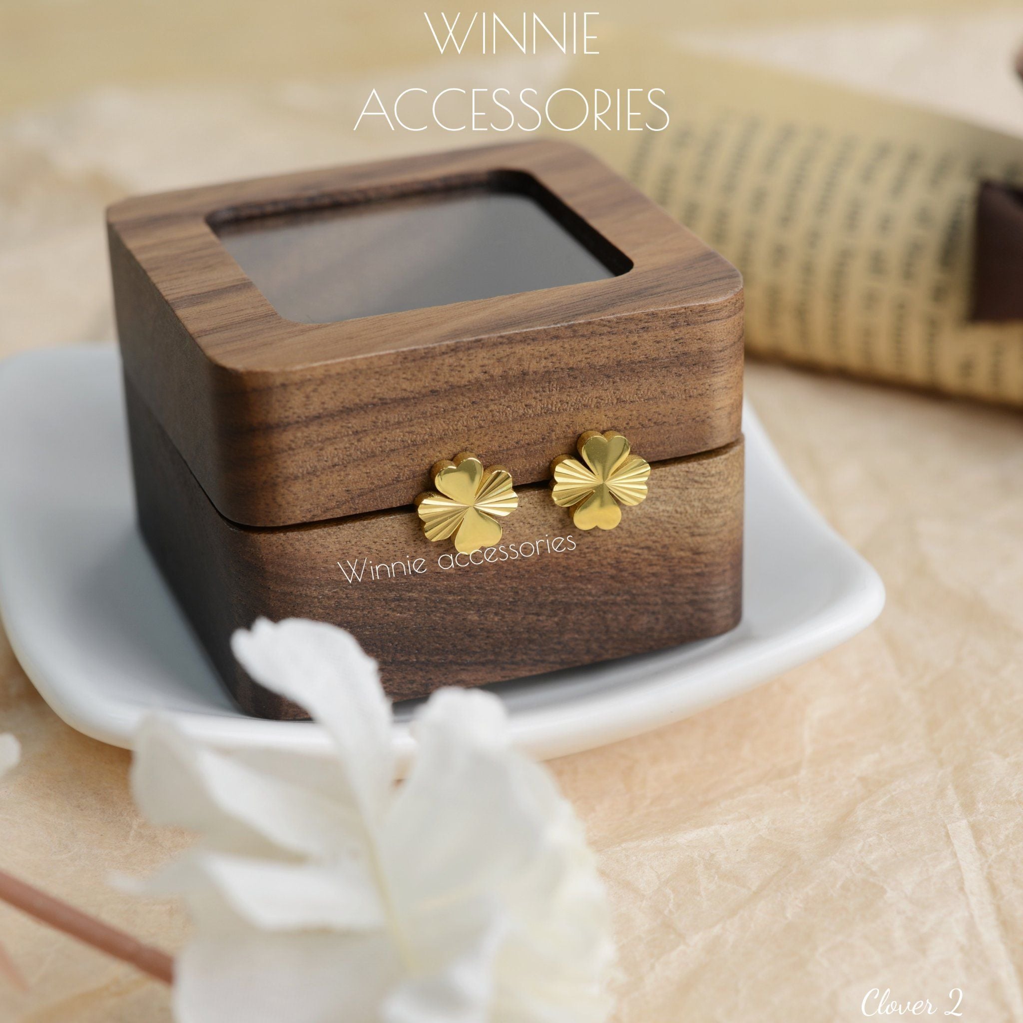  Hoa tai titan Clover 2 