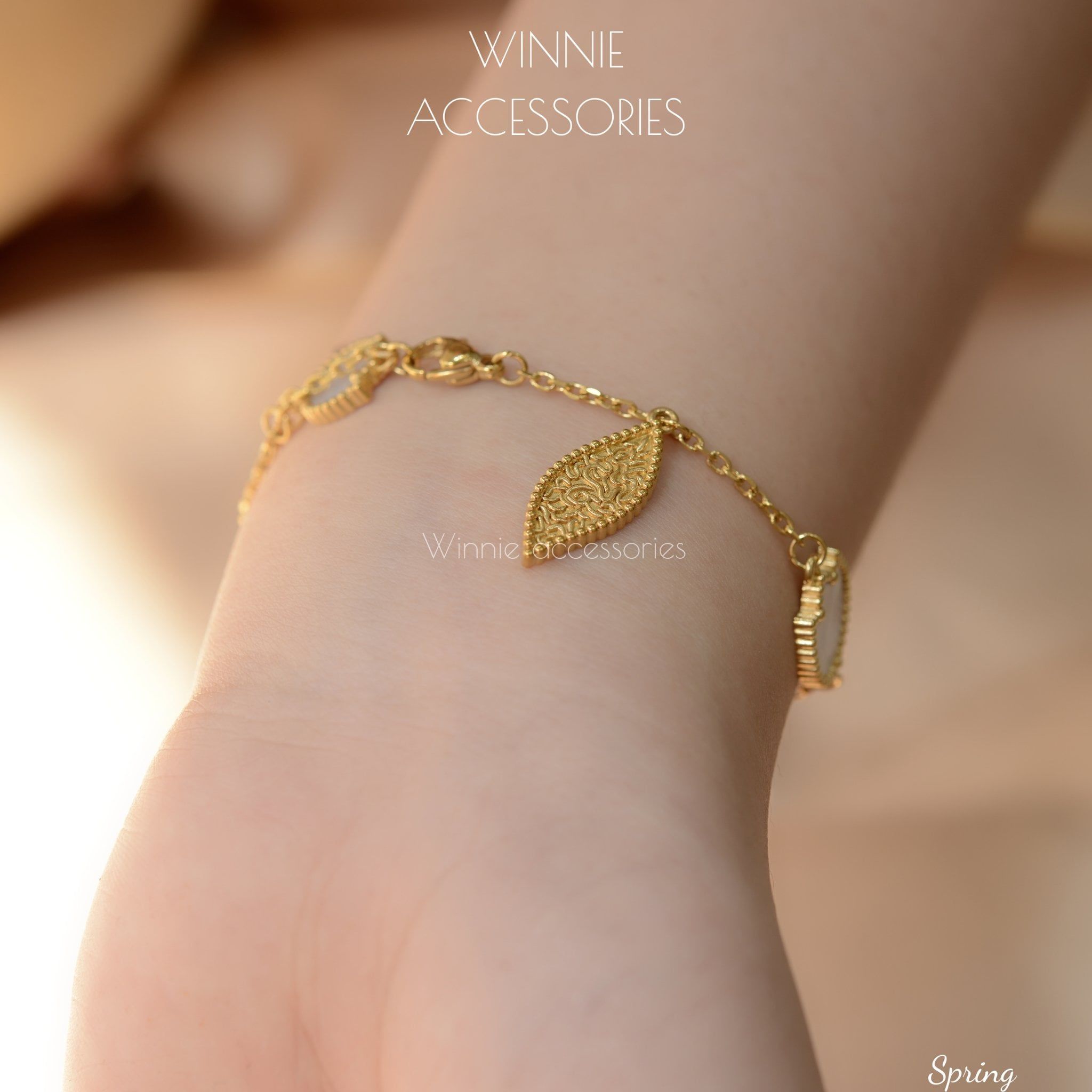  Lắc tay Titan Spring 