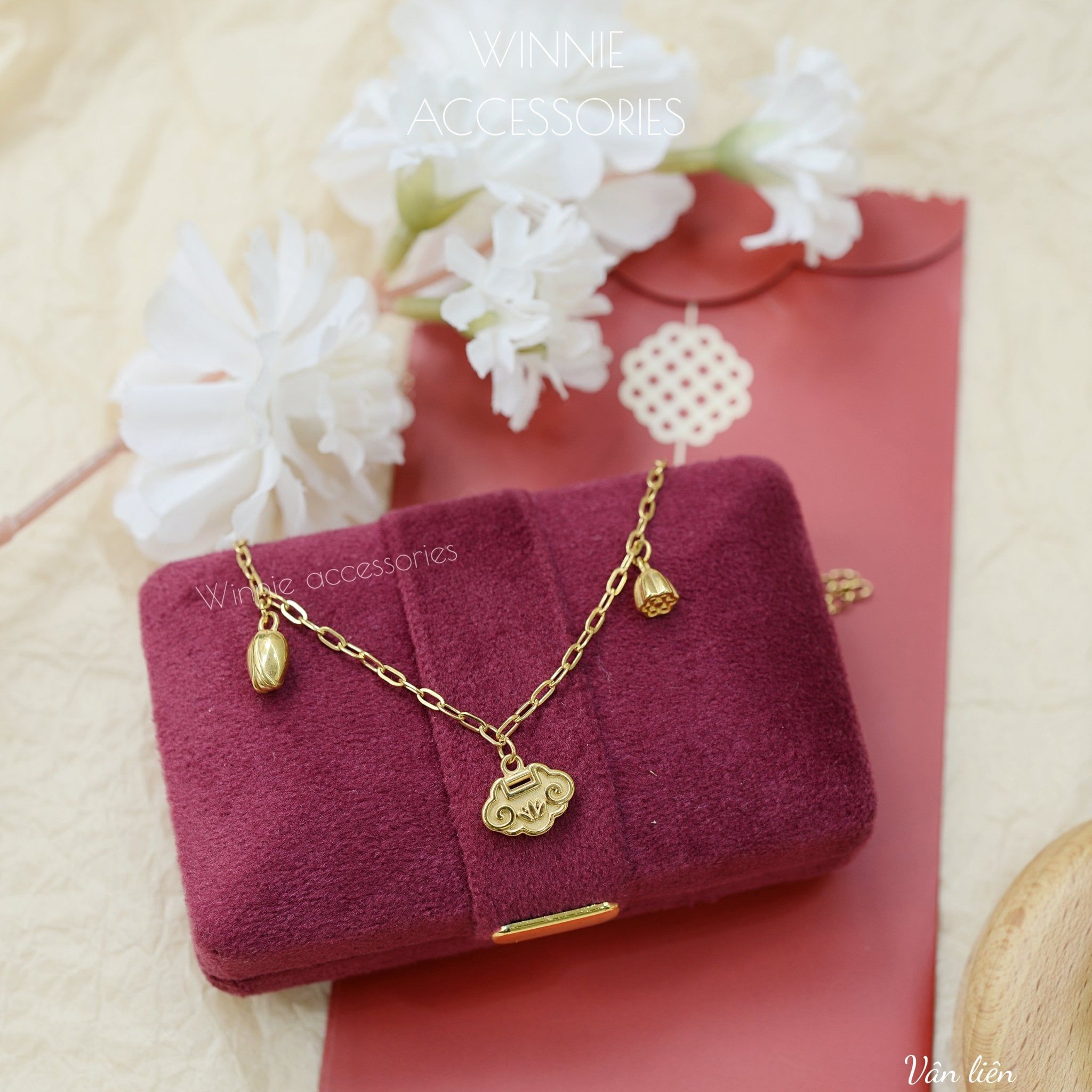  Lắc tay Titan Vân Liên 