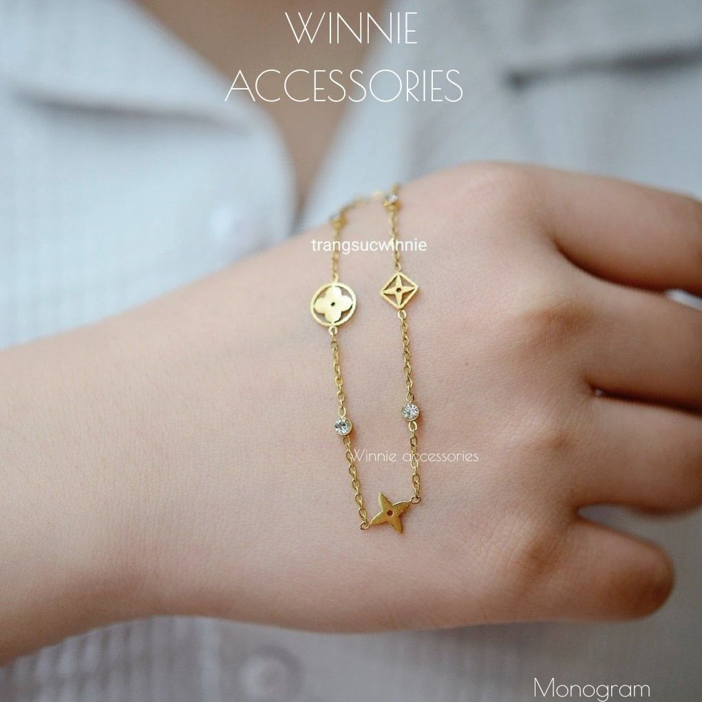  Lắc tay Titan Monogram 