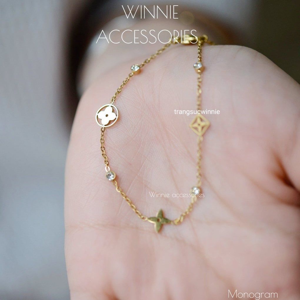  Lắc tay Titan Monogram 