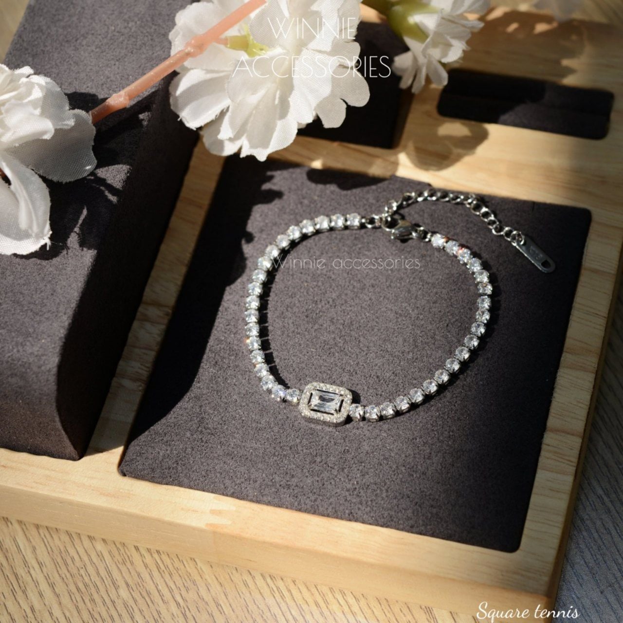  Lắc tay Titan Square Tennis 