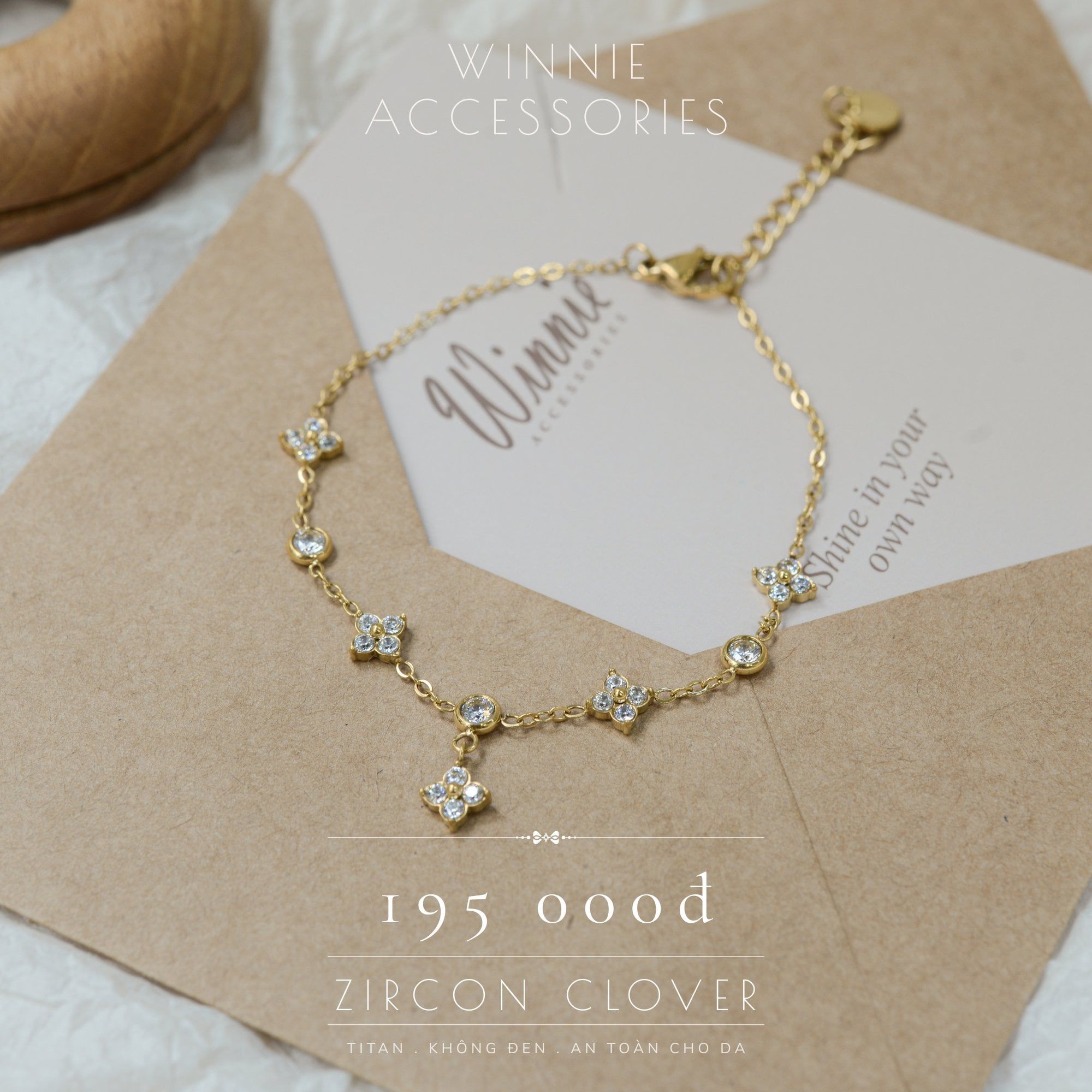  Lắc tay Titan Zircon Clover 