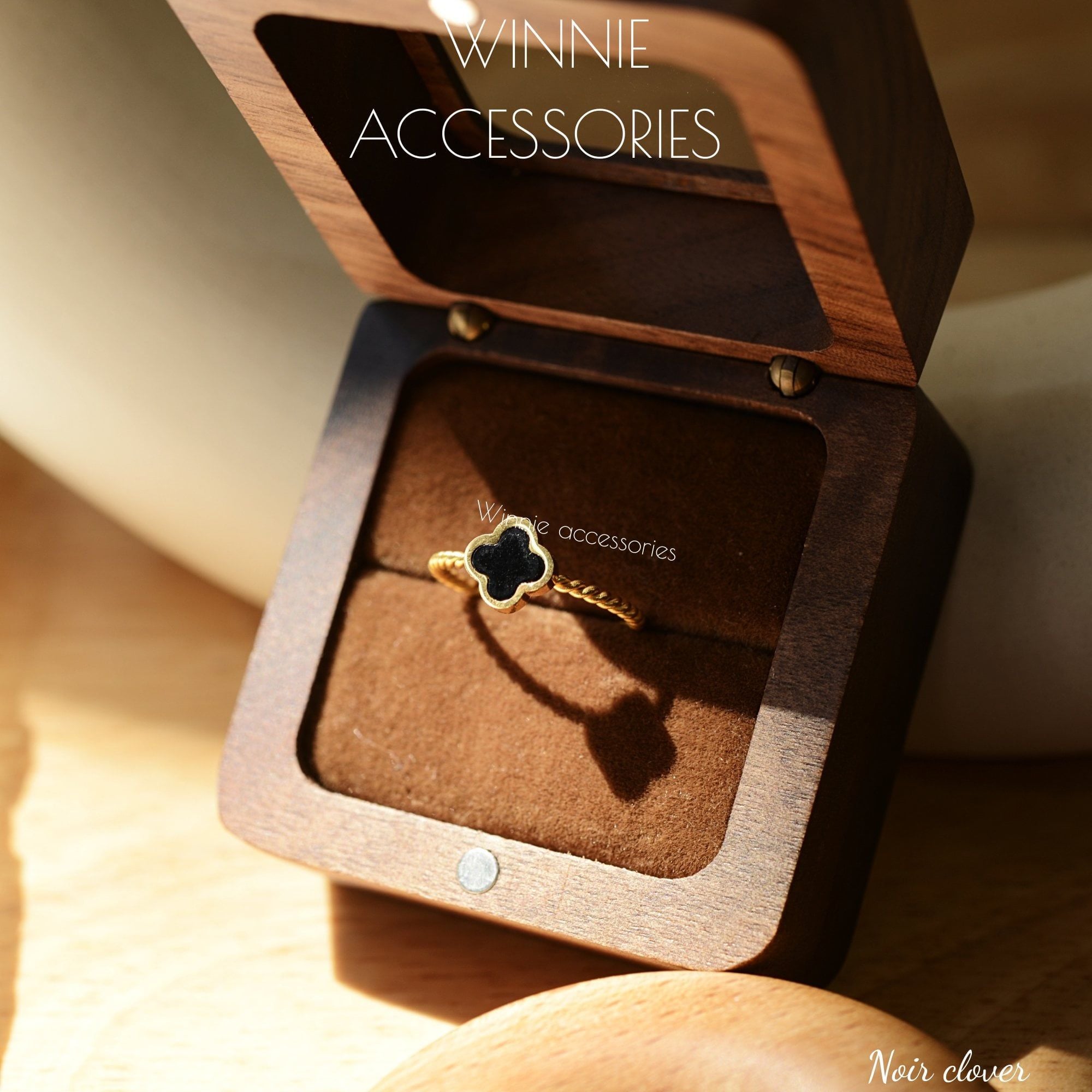  Nhẫn Titan Noir Clover 