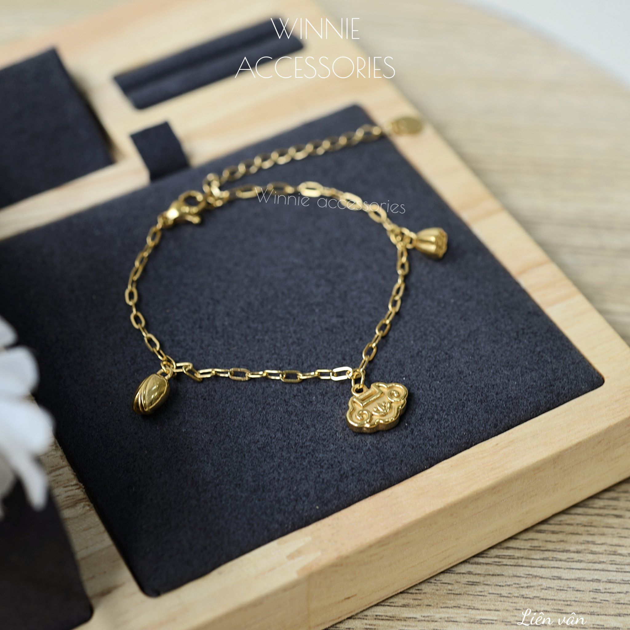  Lắc tay Titan Vân Liên 