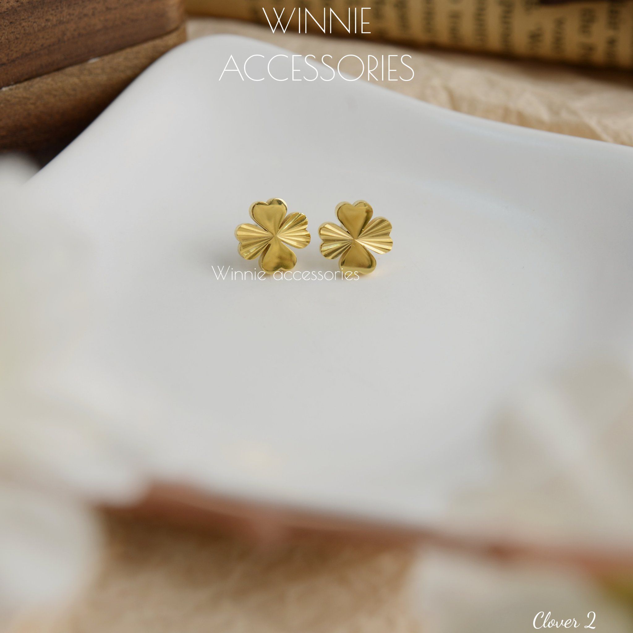  Hoa tai titan Clover 2 