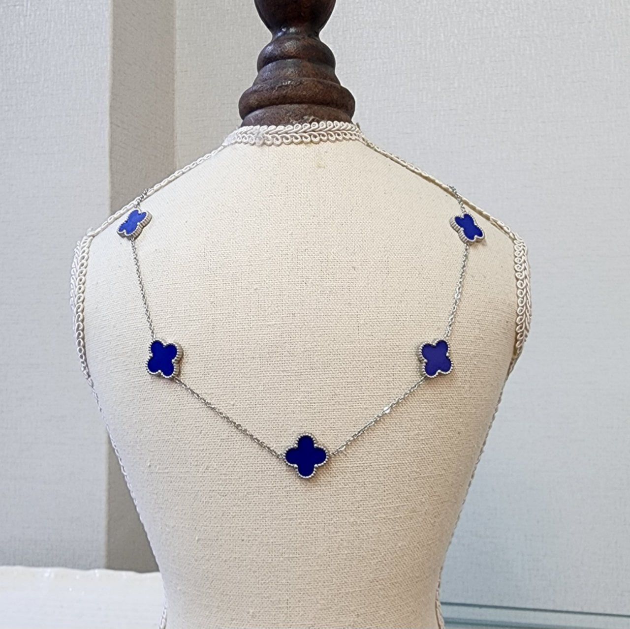  Dây chuyền Titan xanh dương 5 hoa 