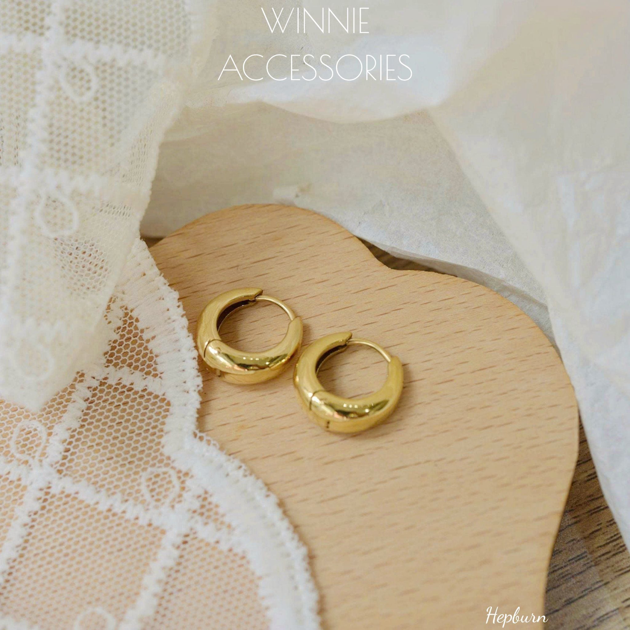  Hoa tai Titan Hepburn 