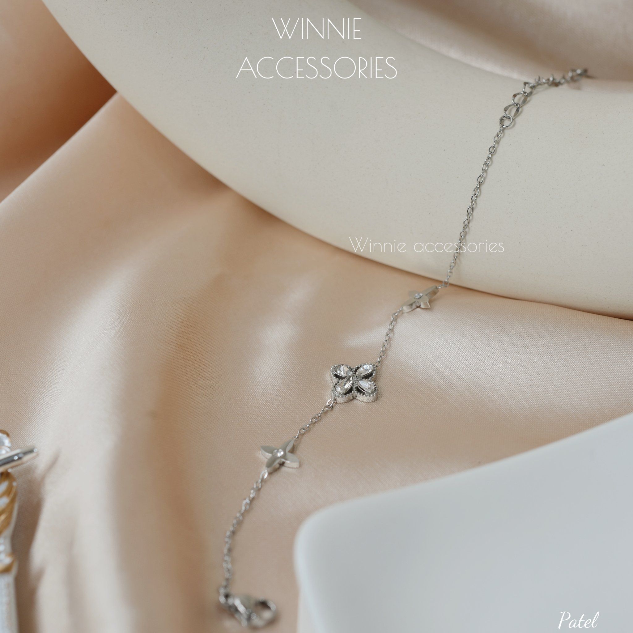  Lắc tay Titan Patel B 