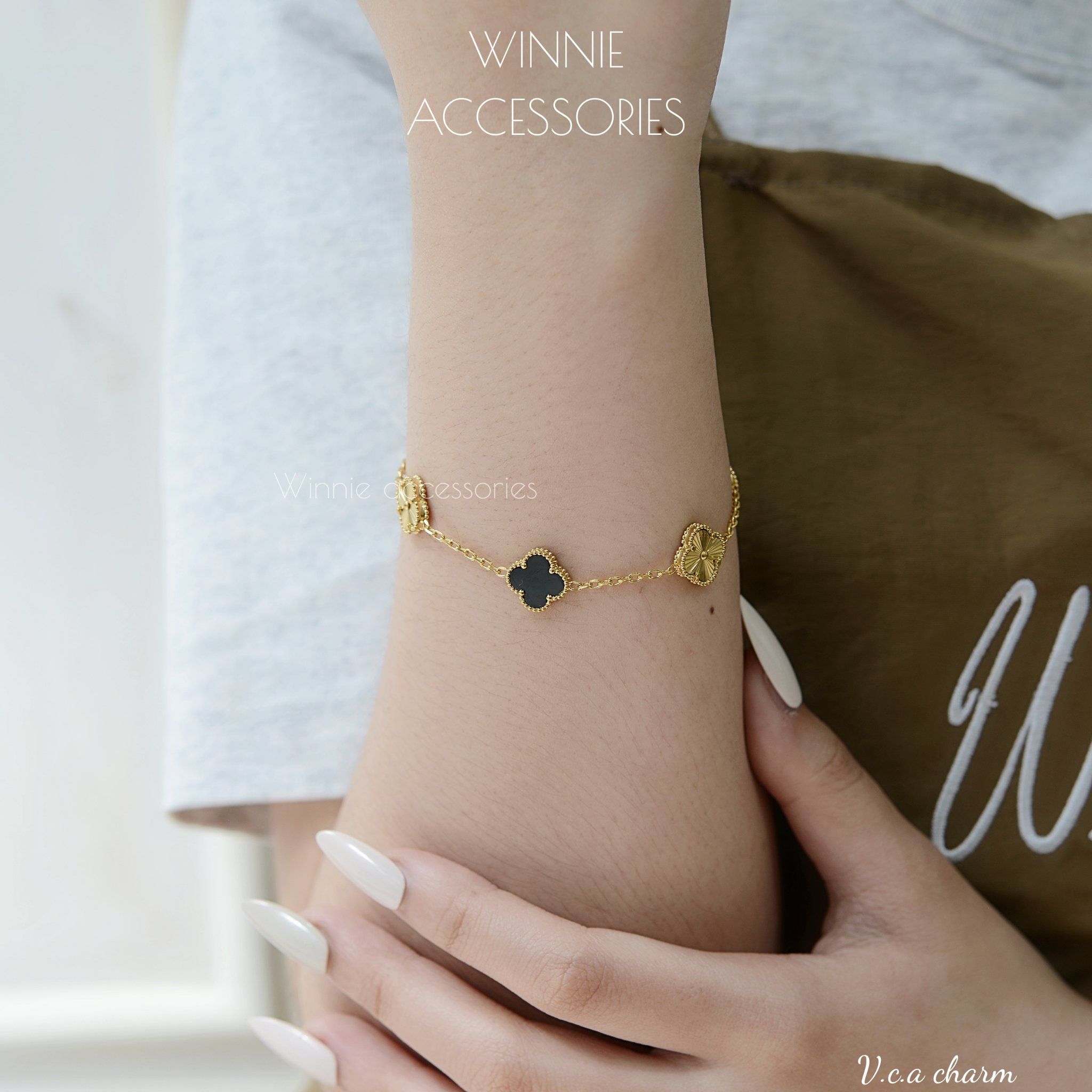  Lắc tay Titan VCA charm 