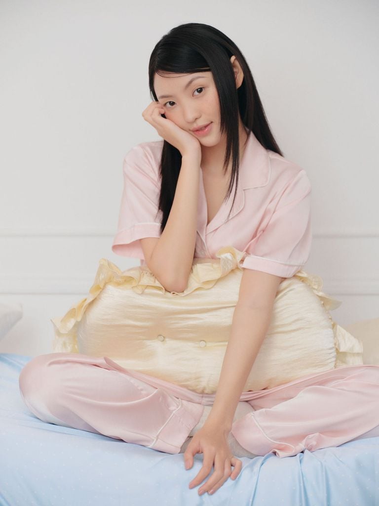 Pijama dài lụa trơn phom rộng mới Blushie Long Py Set