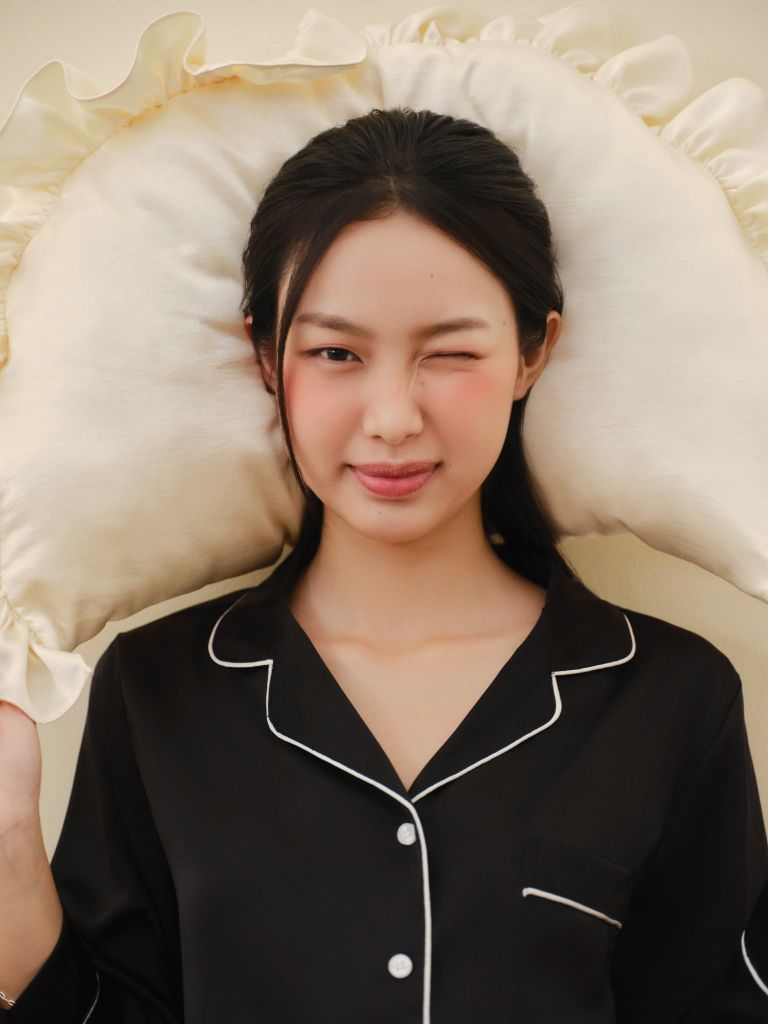 Pijama dài tay lụa trơn đen Nira Long Sleeve Set