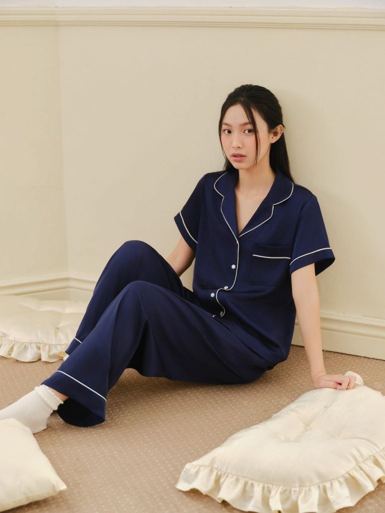 Pijama dài lụa trơn phom rộng mới Navy Long Py Set