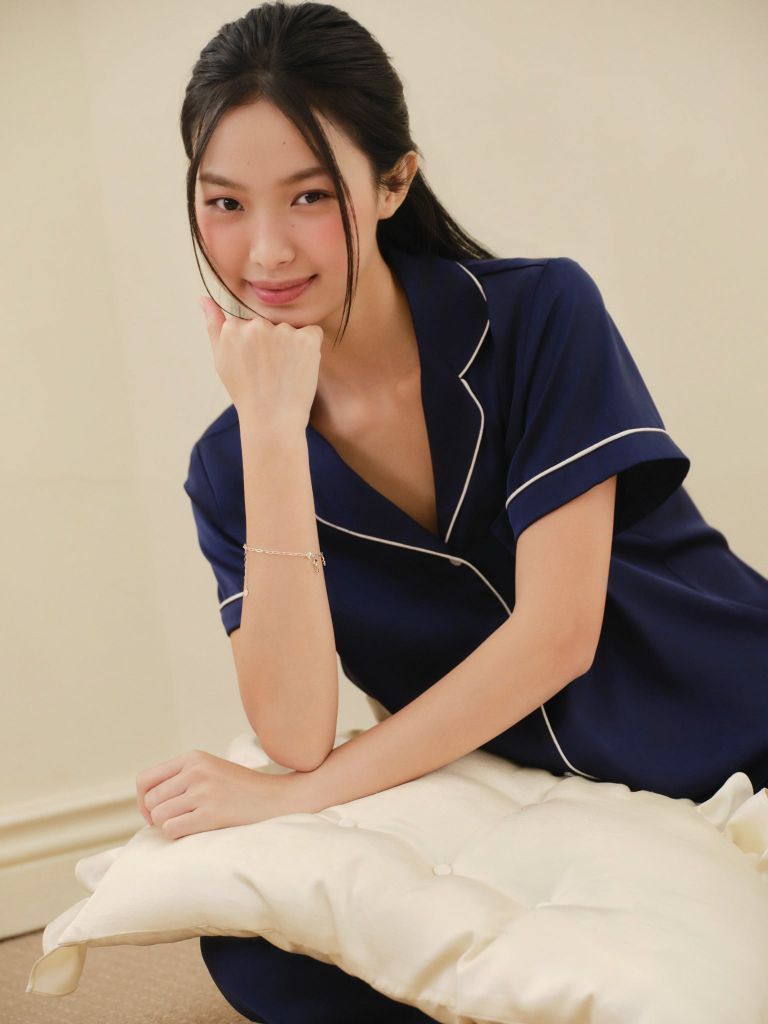 Pijama dài lụa trơn phom rộng mới Navy Long Py Set
